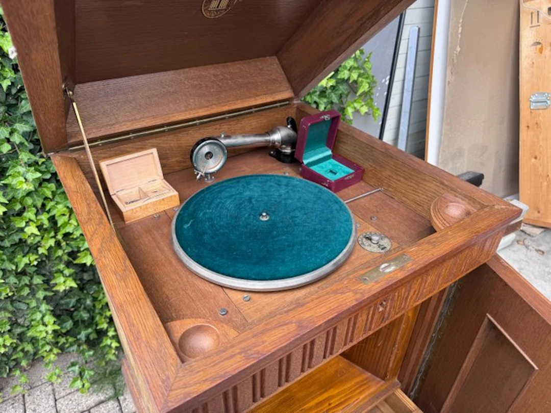 Odeon - Carl Lindström Upright Cabinet Gramophone – Odeon Grand – Germany – c