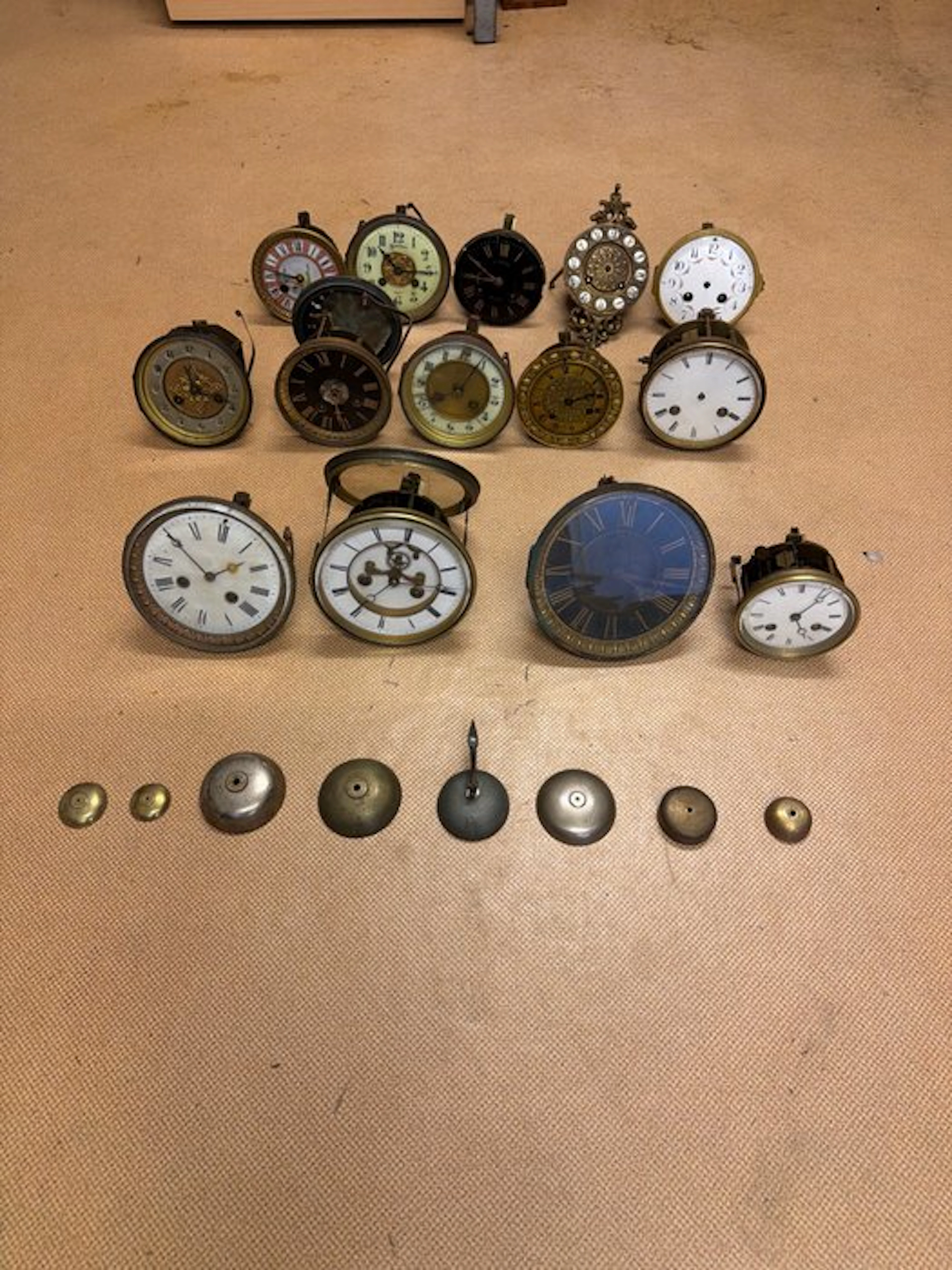 Collection of French timepieces (23) - - Cast brass - 1850-1900