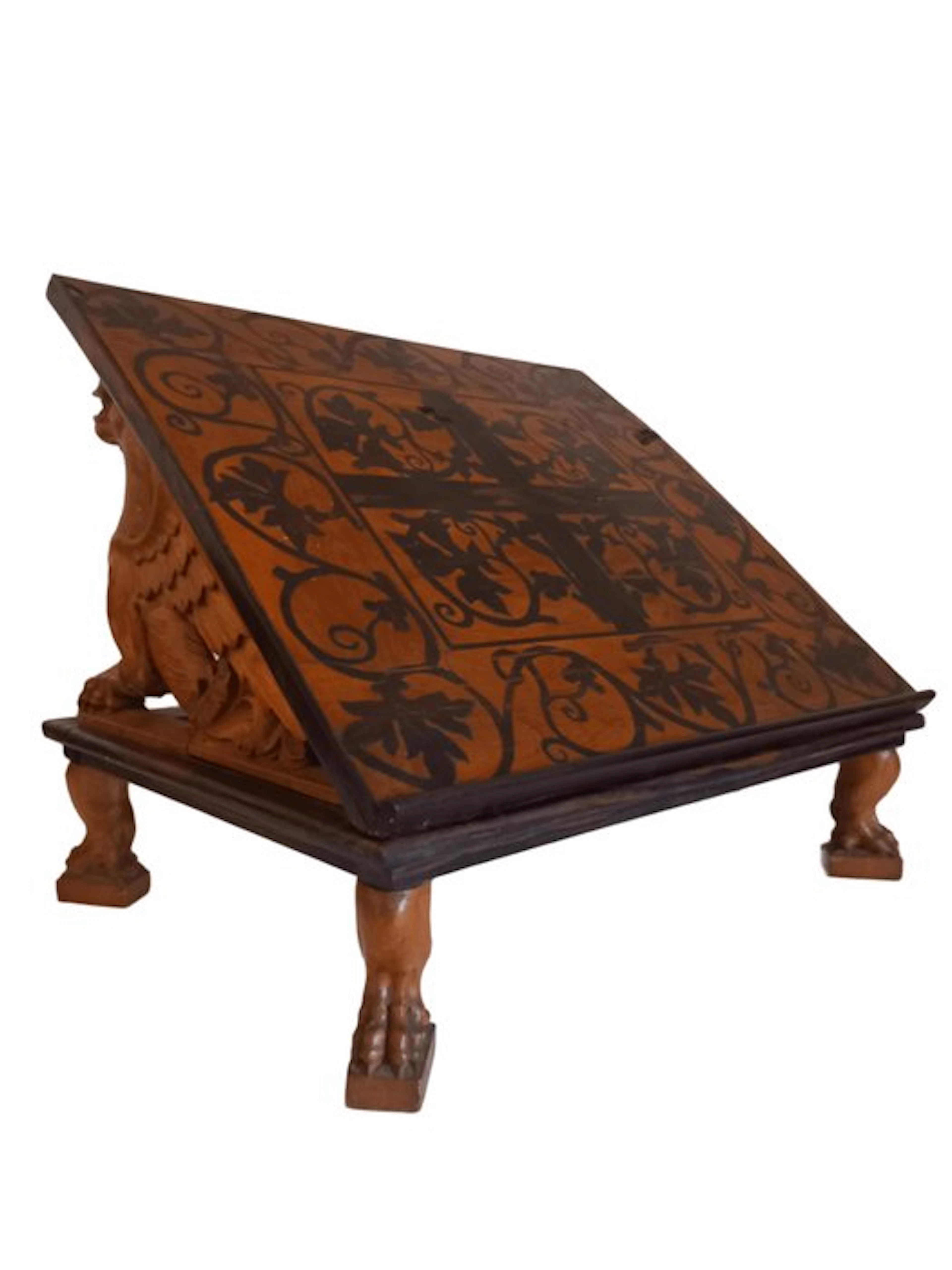 Tabletop ecclesiastical lectern with griffins. - Wood - 1850-1900