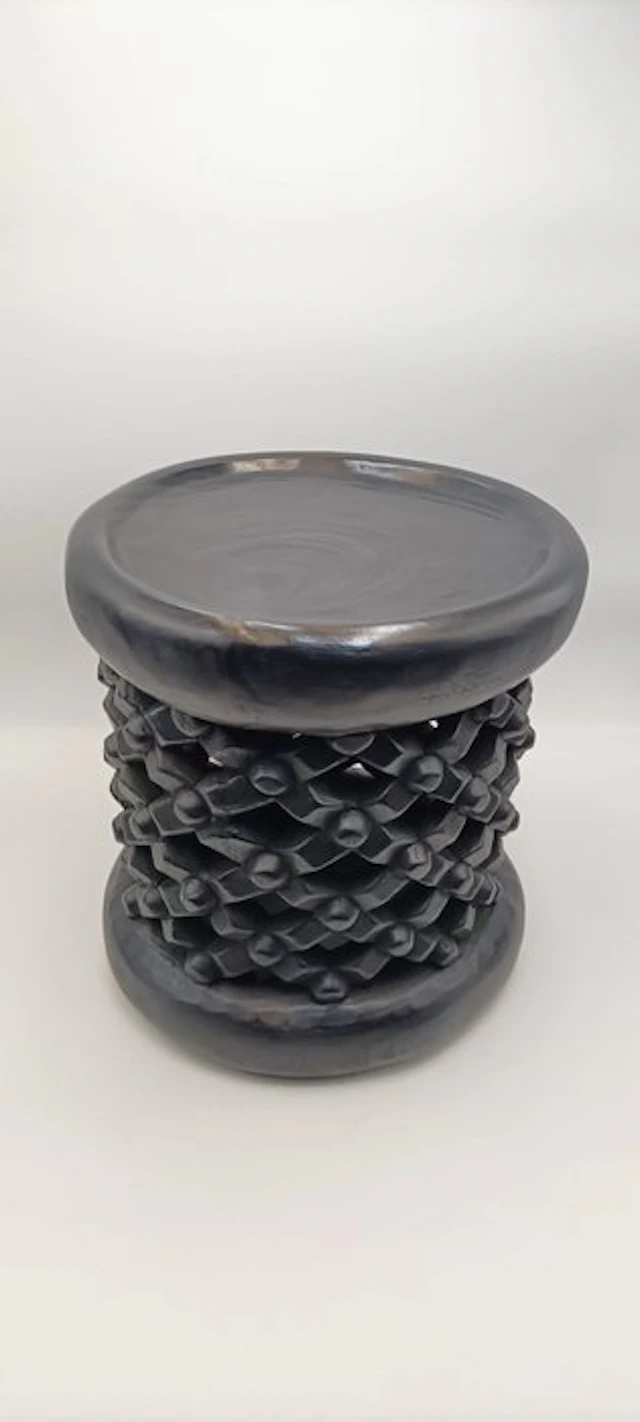 Decorative Babakis stool - Bamiléké and Bassoh - Cameroon (No reserve price)