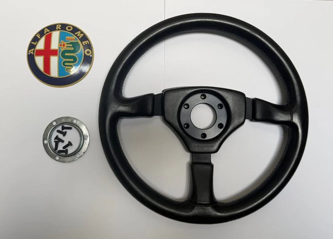 Steering wheel - Momo - V36 - 1993