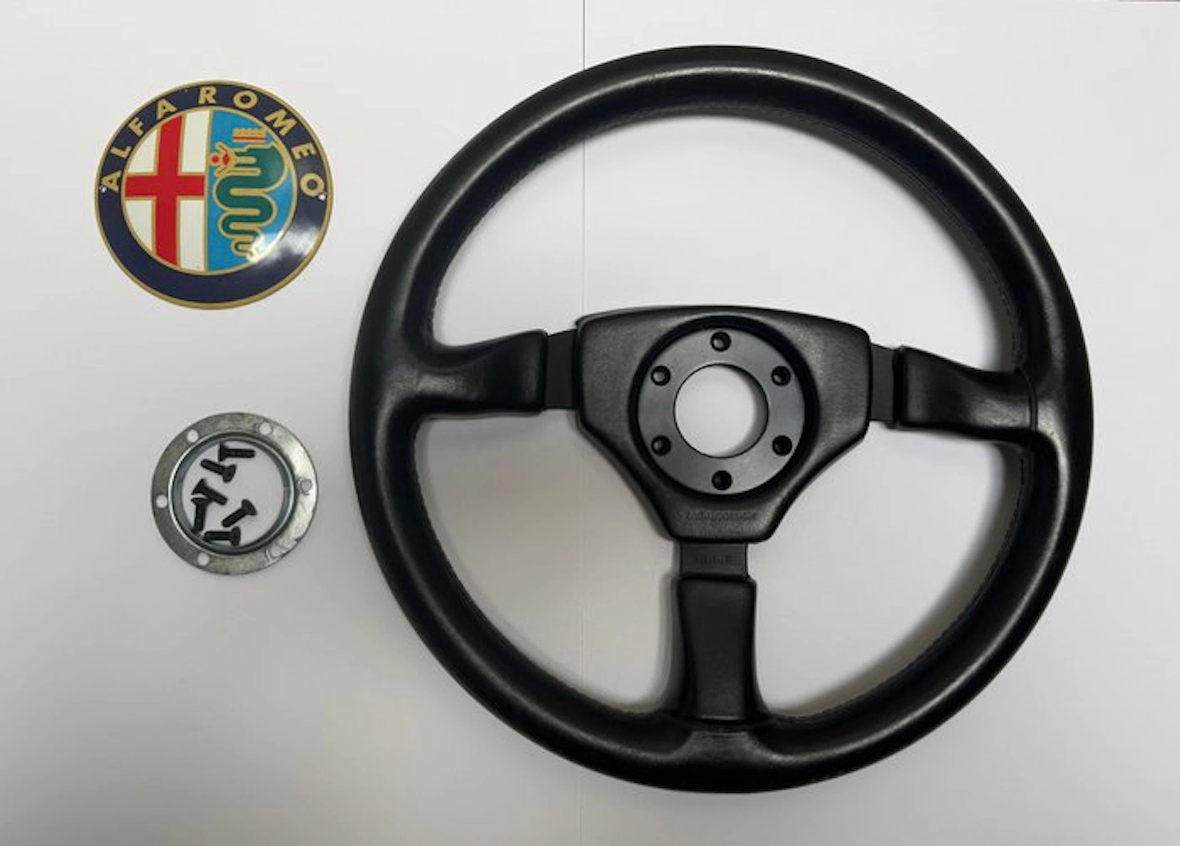 Steering wheel - Momo - V36 - 1993