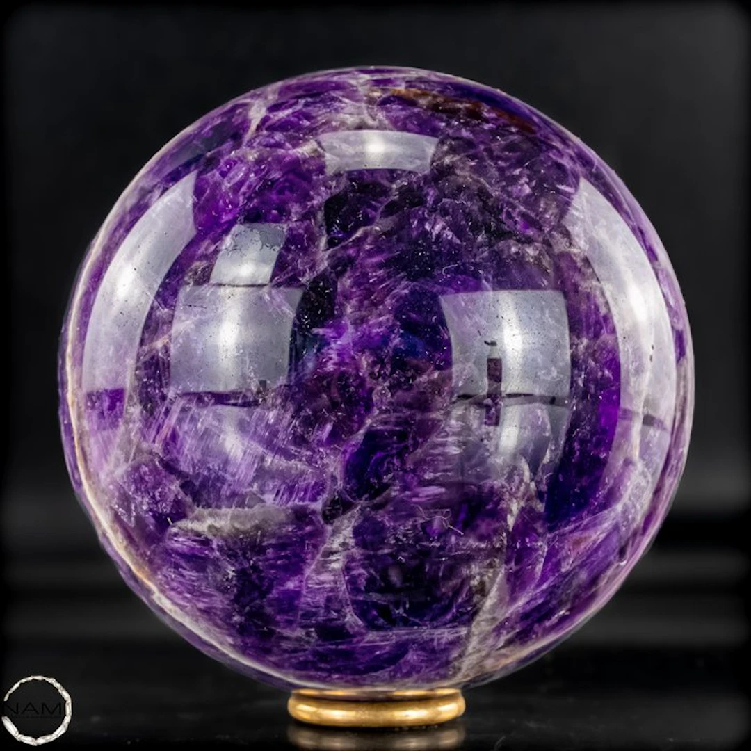 Chevron amethyst sphere from Bolivia – Fascinating...