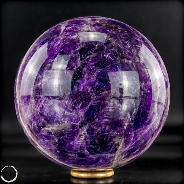 Chevron amethyst sphere from Bolivia – Fascinating...