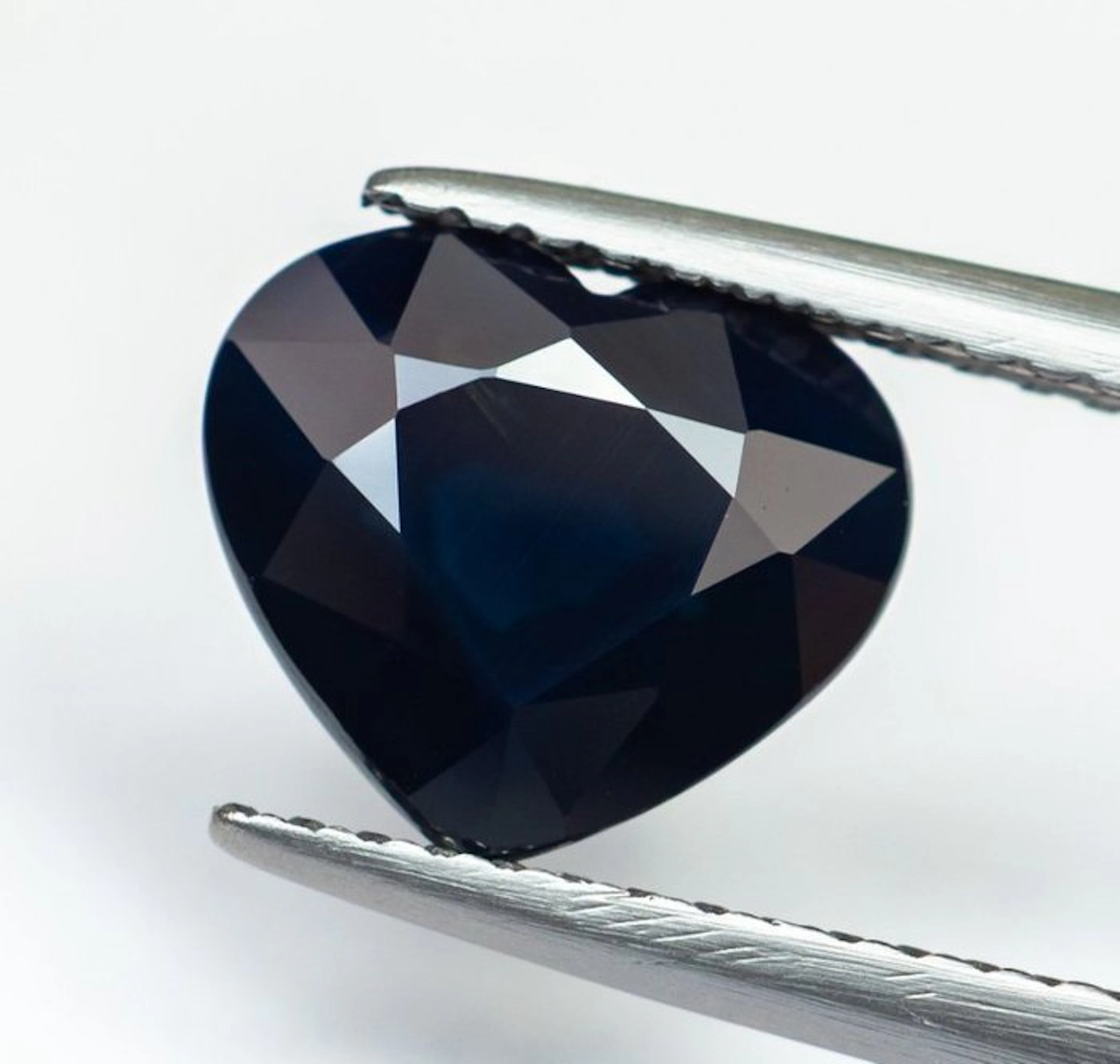 No reserve price - 1 pcs Blue Sapphire - 3.21 ct - Bellerophon Gemlab