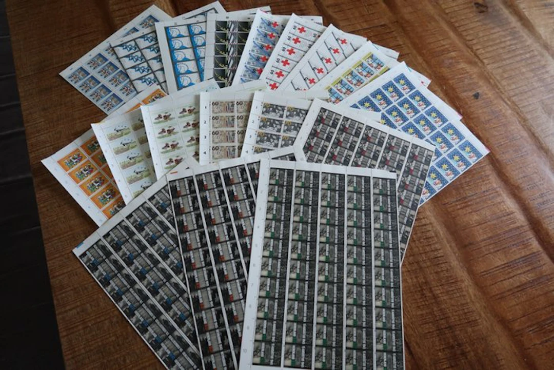 Netherlands 1982/1985 - 18 complete sheets - sorting lot...