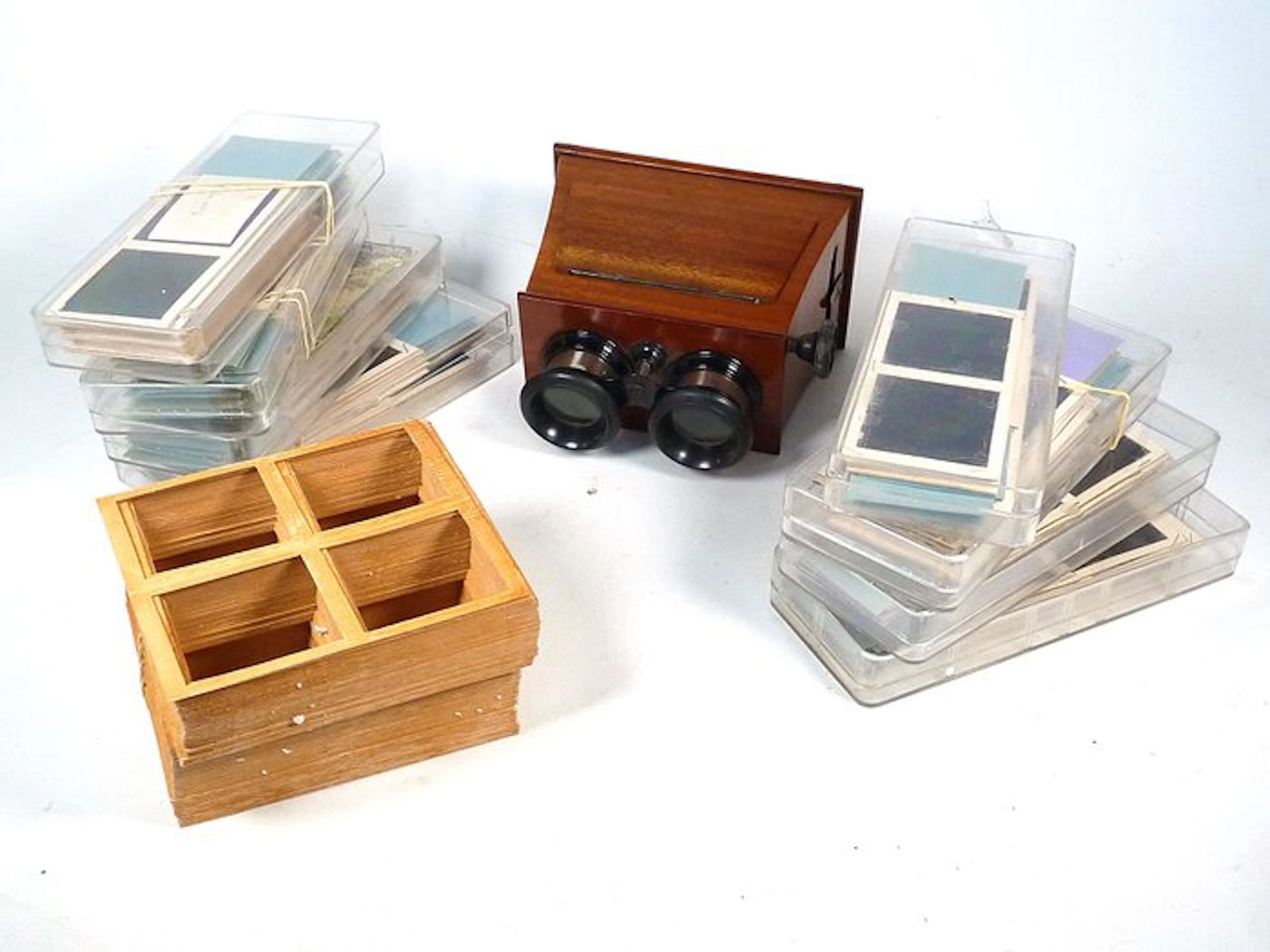 Antieke stereoscope viewer met groot aantal 20ste eeuwse...