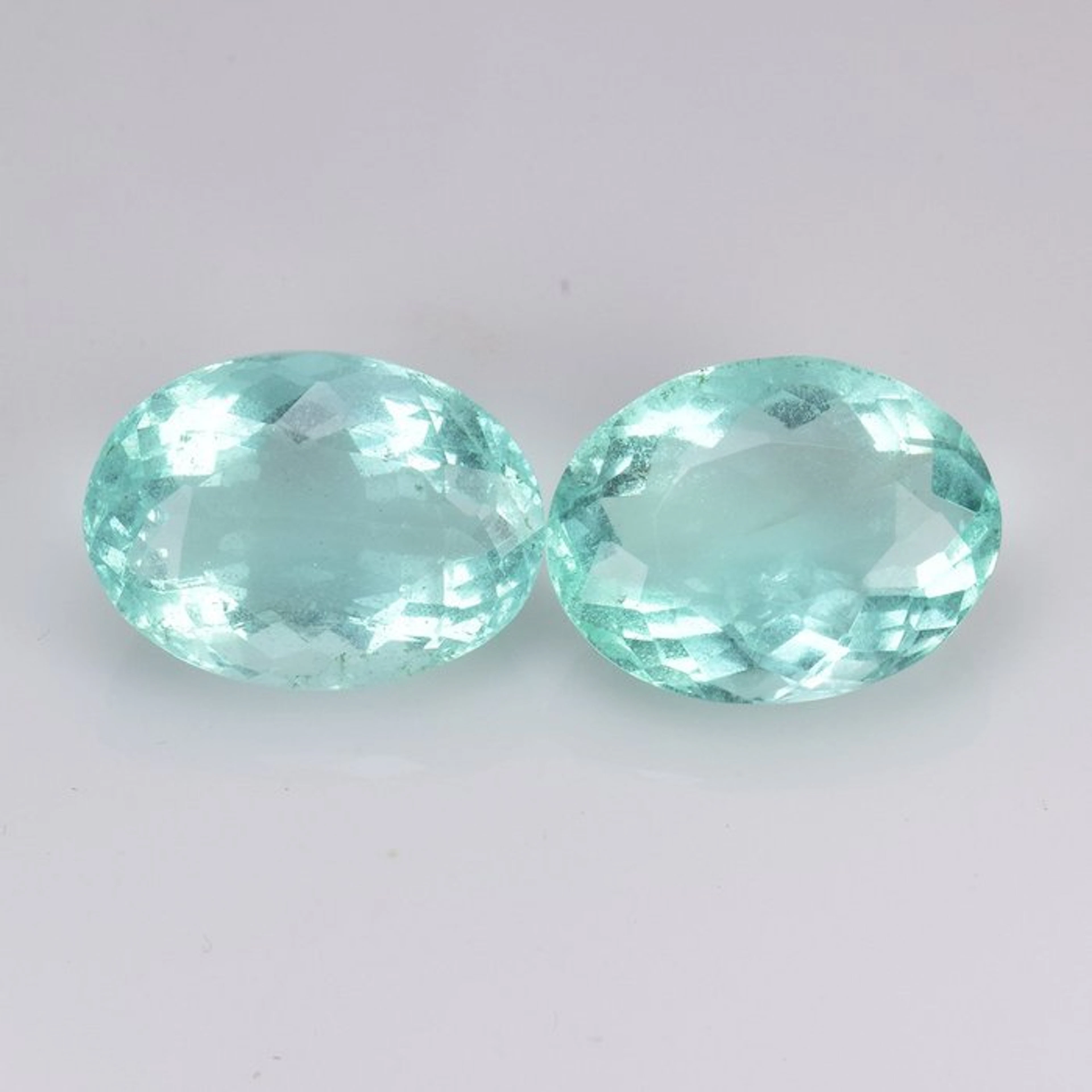 No reserve price - 2 pcs Green