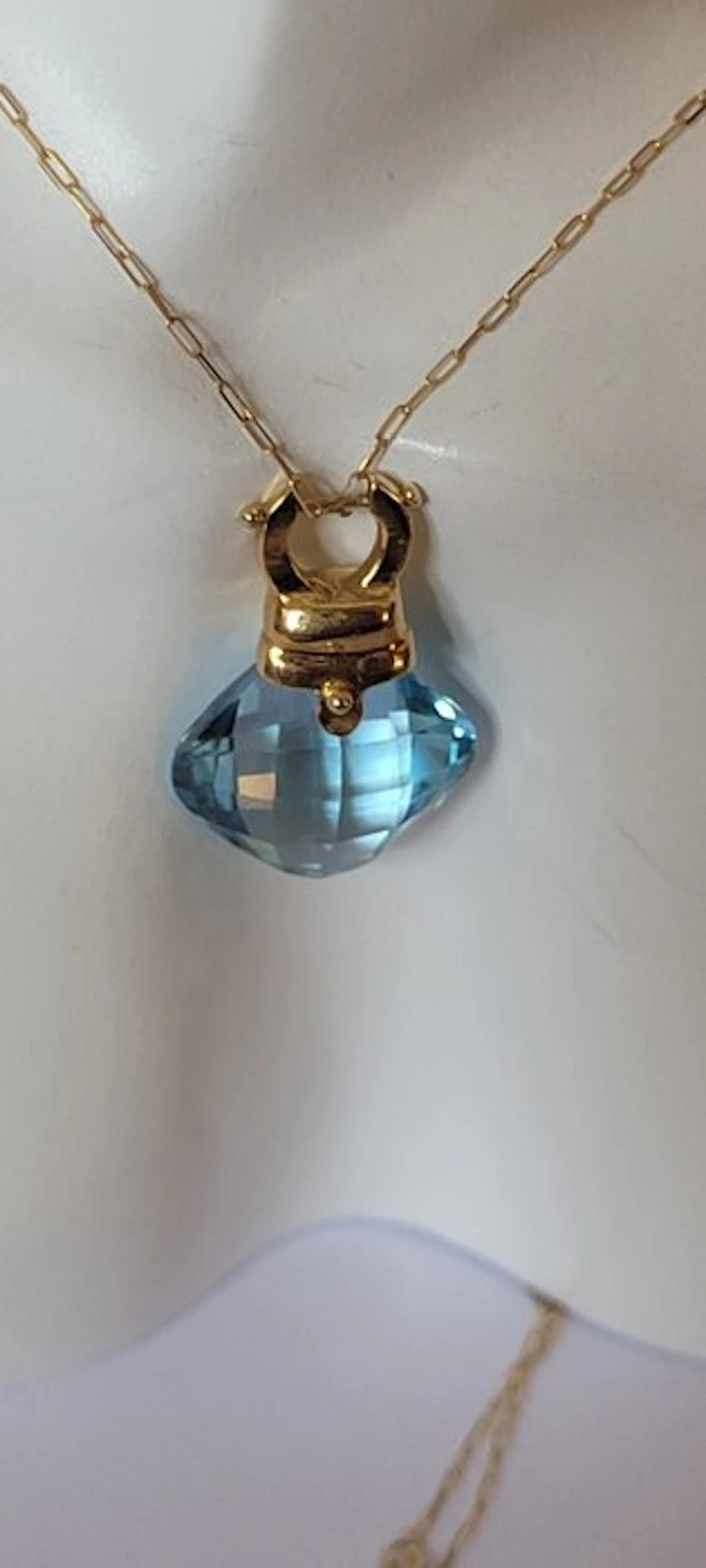 Necklace with pendant - 18 kt. Yellow gold Aquamarine