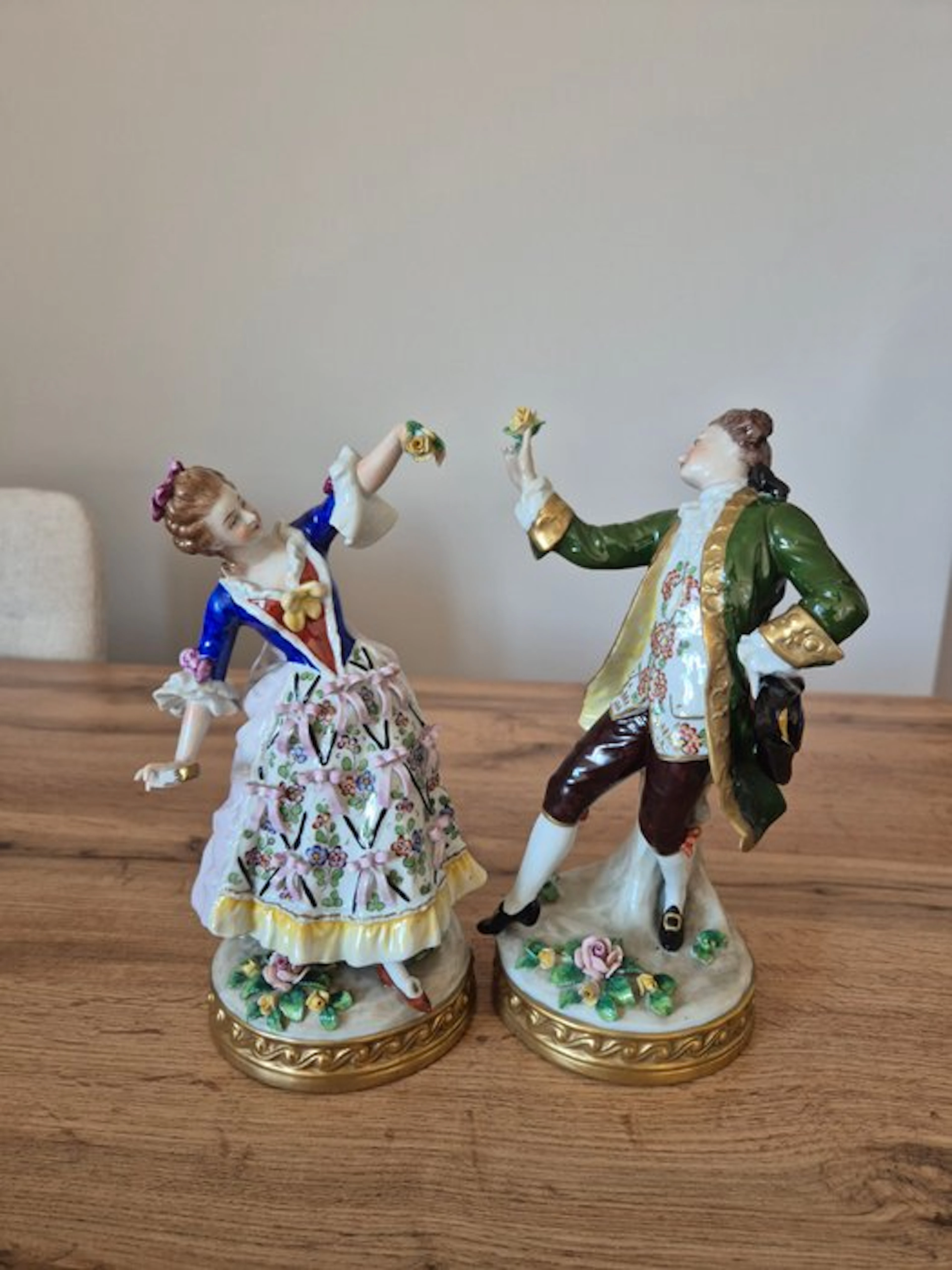 Sitzendorf - Figure - Statuine di Dresden - Porcelain, Gold