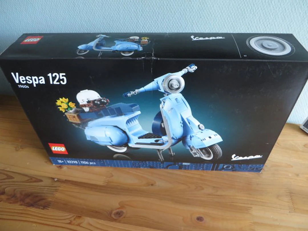 LEGO Set - 10298 - Icons - Vespa 125