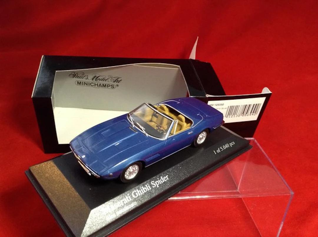 MiniChamps 1:43 - Model sports car - ref