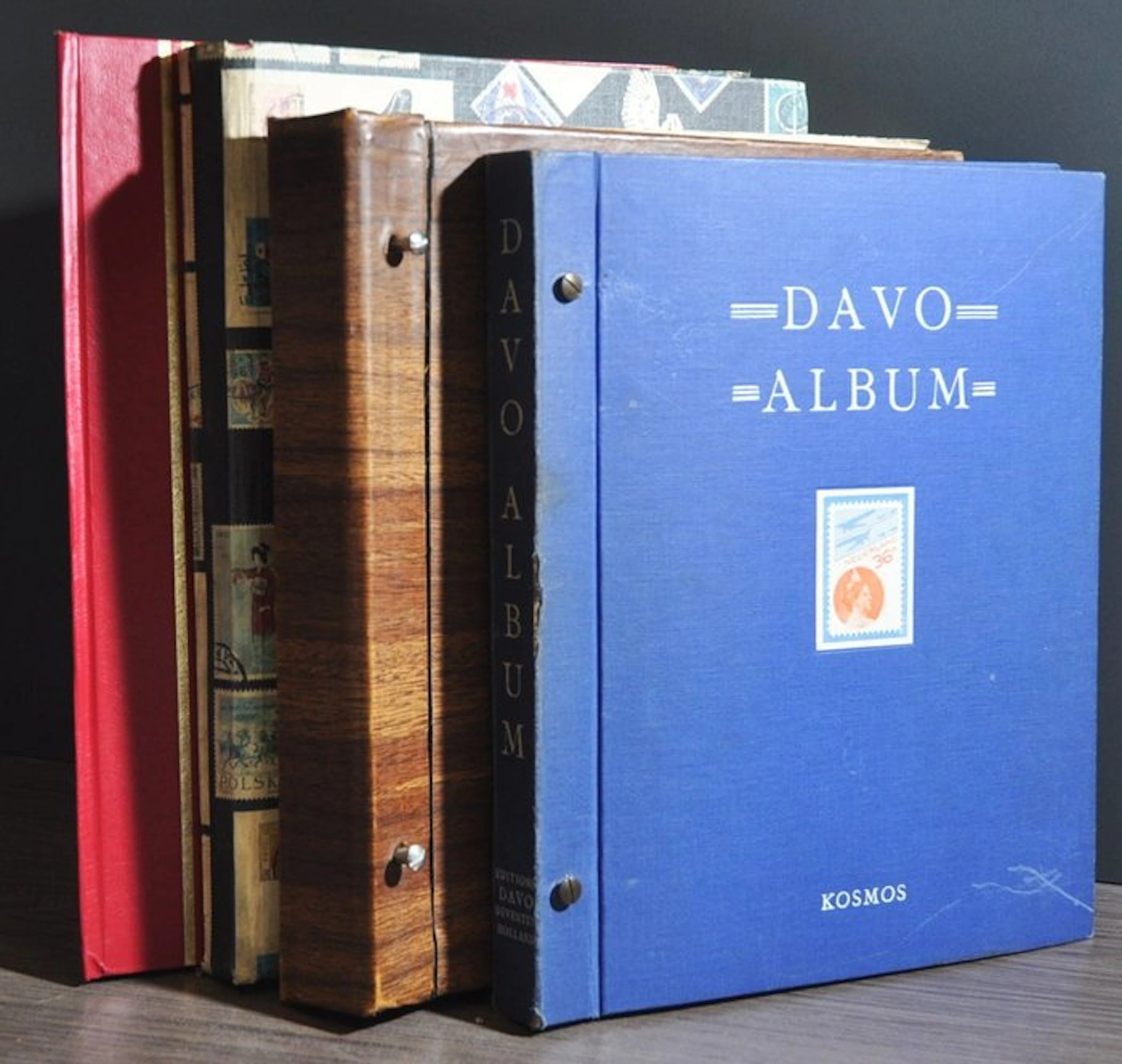 World - A substantial collection with stamps from diverse countries