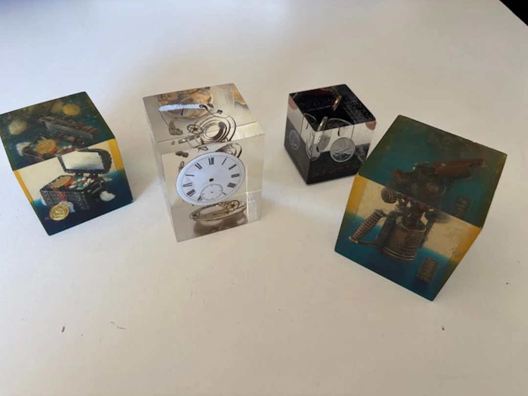 Paperweight (4) - Clear resin or polycarbonate