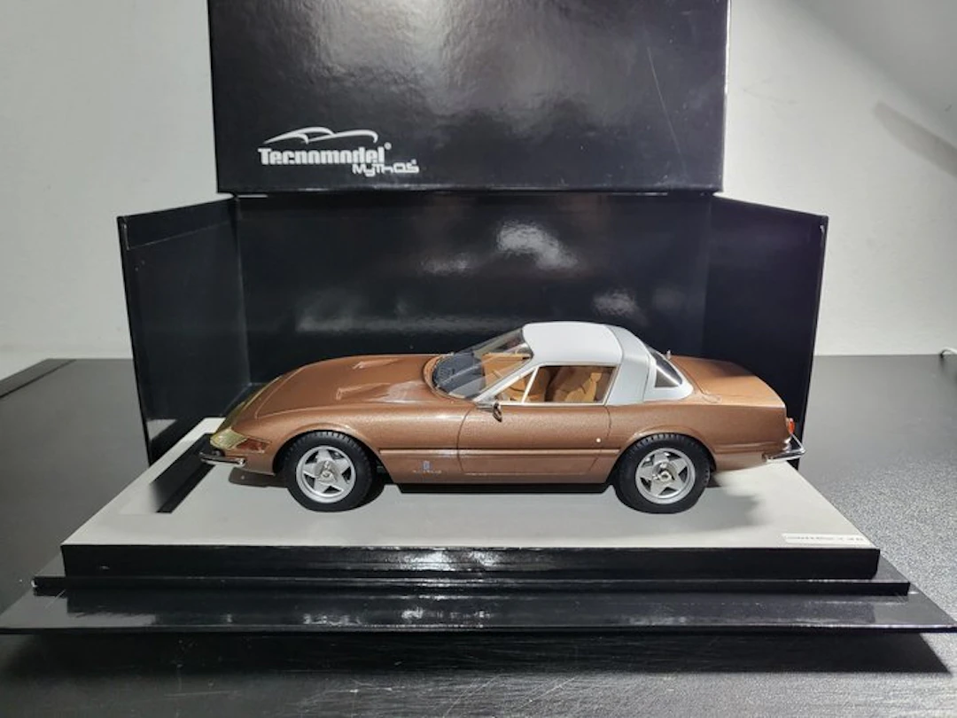 Tecnomodel 1:18 - Model sports car - Ferrari 365 GTB4...