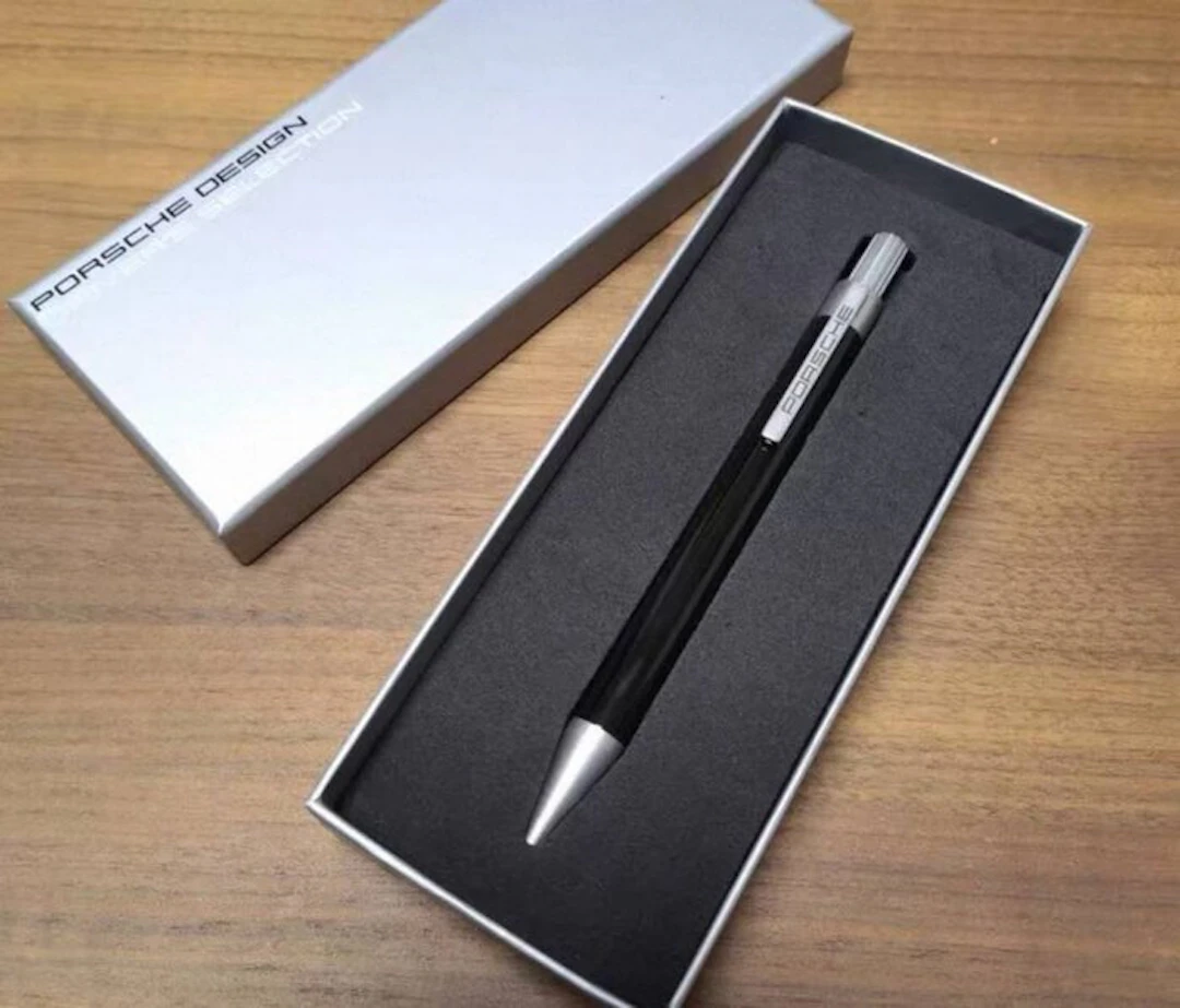 Porsche Design - POS (point of sale advertising object)
