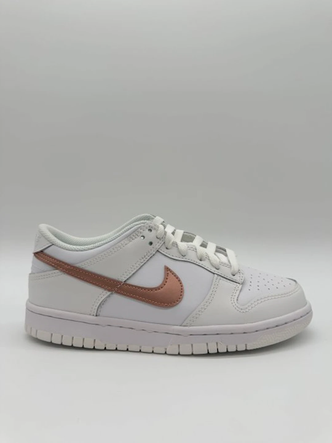 Nike - Nike Nike Dunk Low White Pink (GS) - Sneakers - Size: EU 38