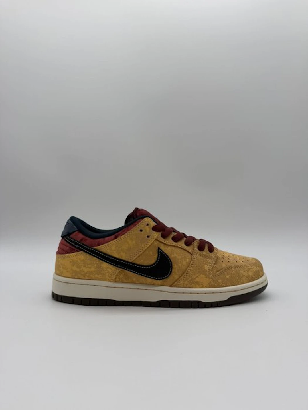 Nike - Nike SB Dunk Low City of Cinema - Sneakers - Size: EU 42.5