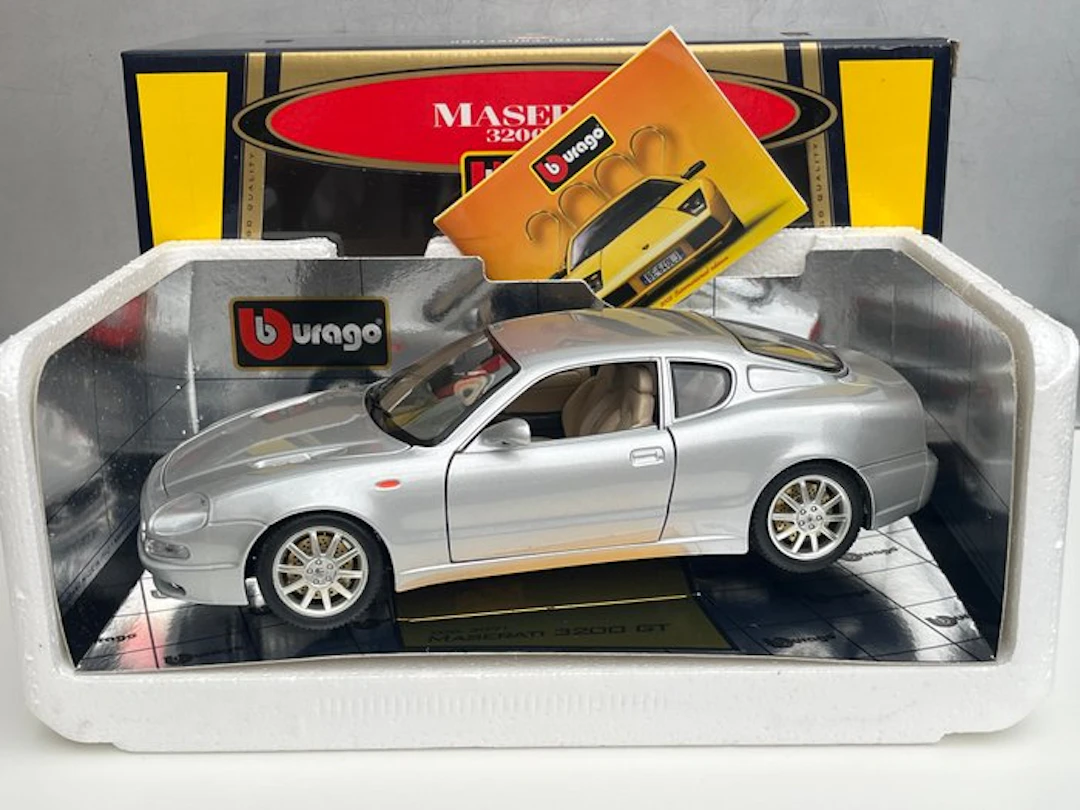 Bburago 1:18 - Model sports car - Maserati 3200 GT...