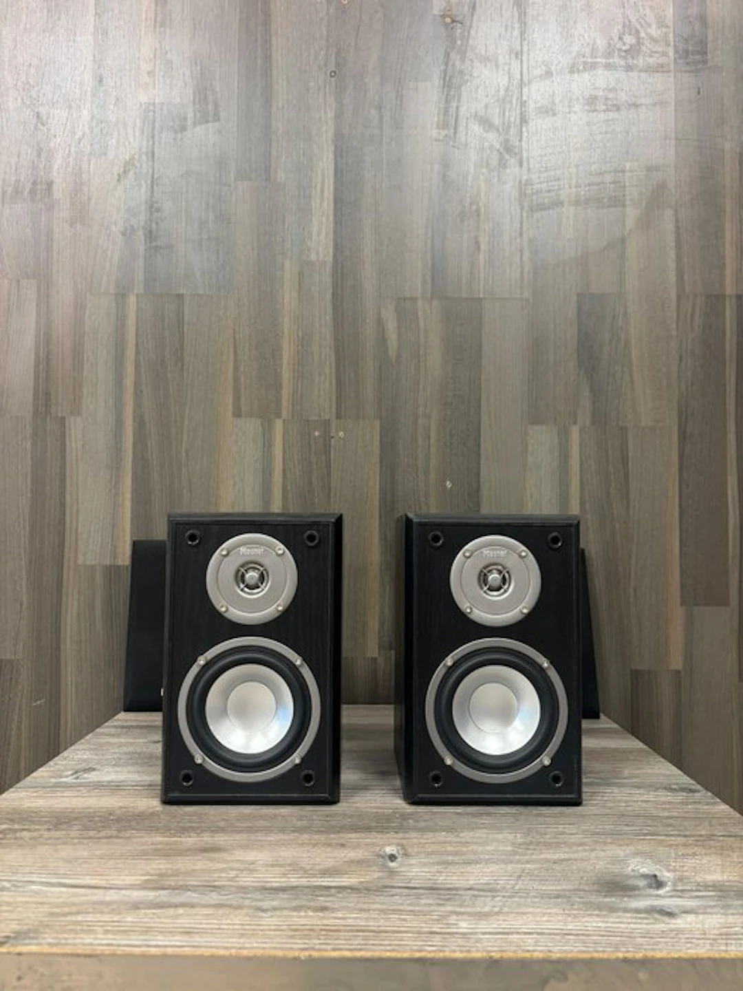 Magnat - Monitor 110 / 2-Way Compact Bookshelf Speaker set