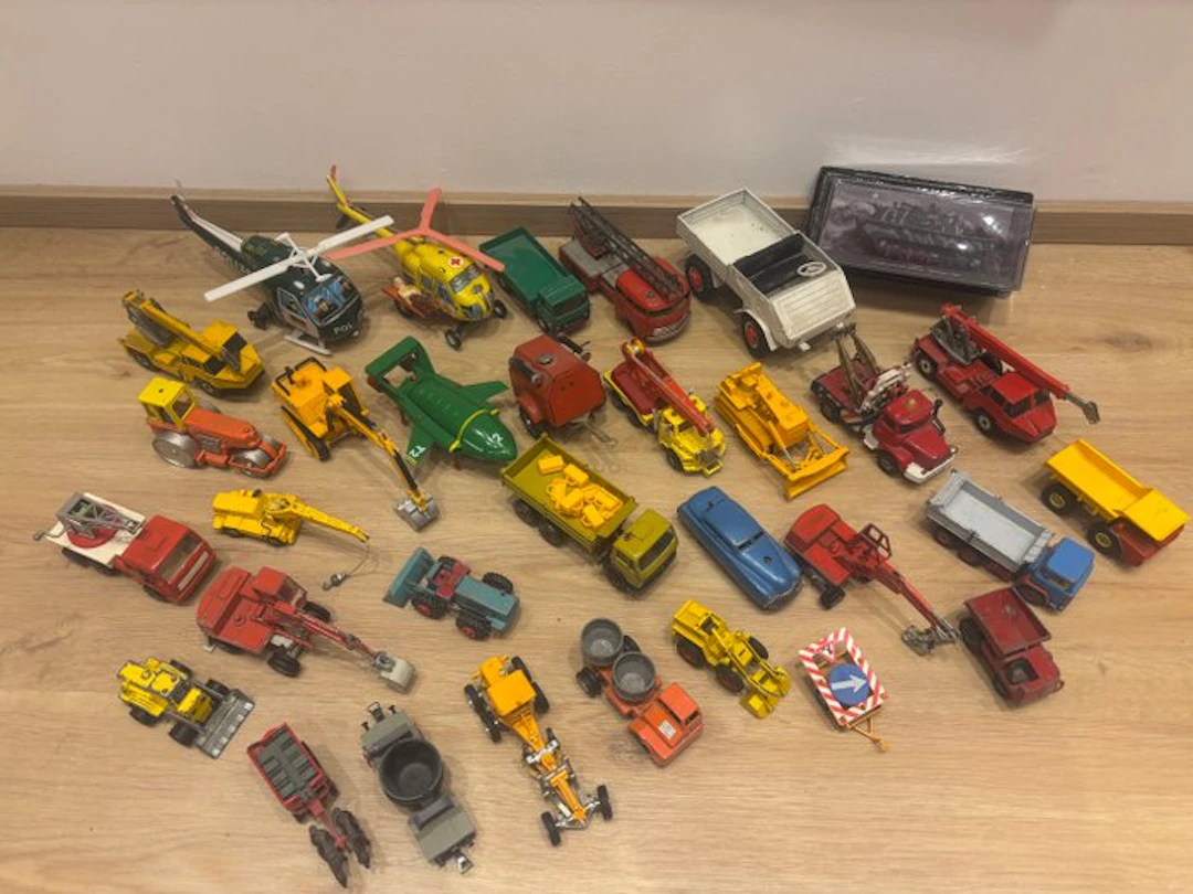 Not to scale - Model car (32) - Konvolut Blech- und Kunststoffspi