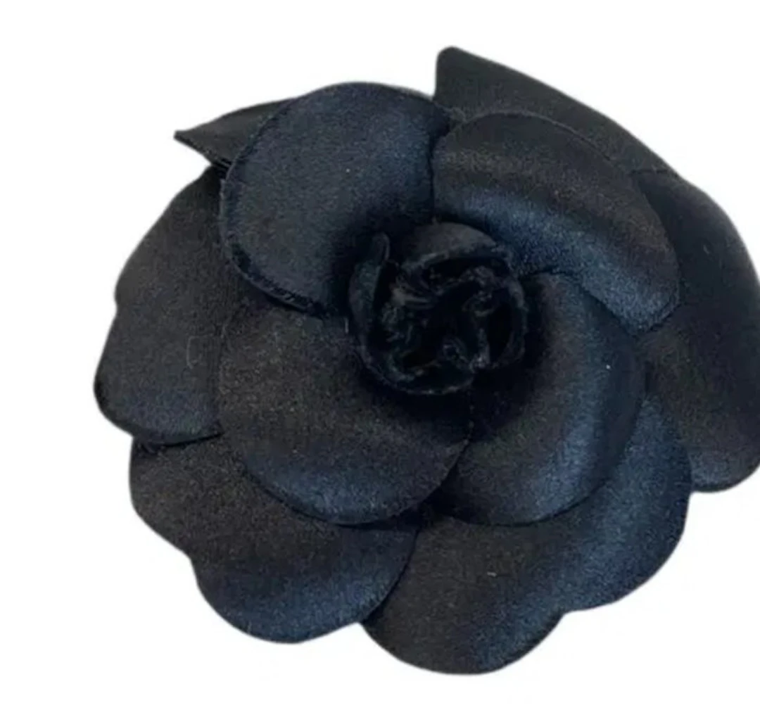 Chanel - arrow - Brooch