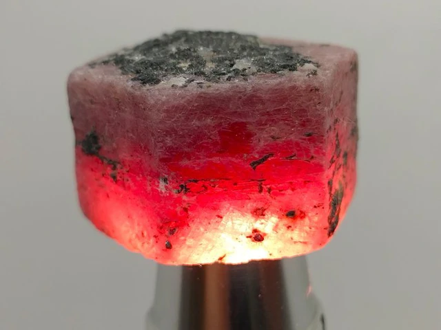 381 cts - HUGE Untreated Ruby - Rough- 76.2 g