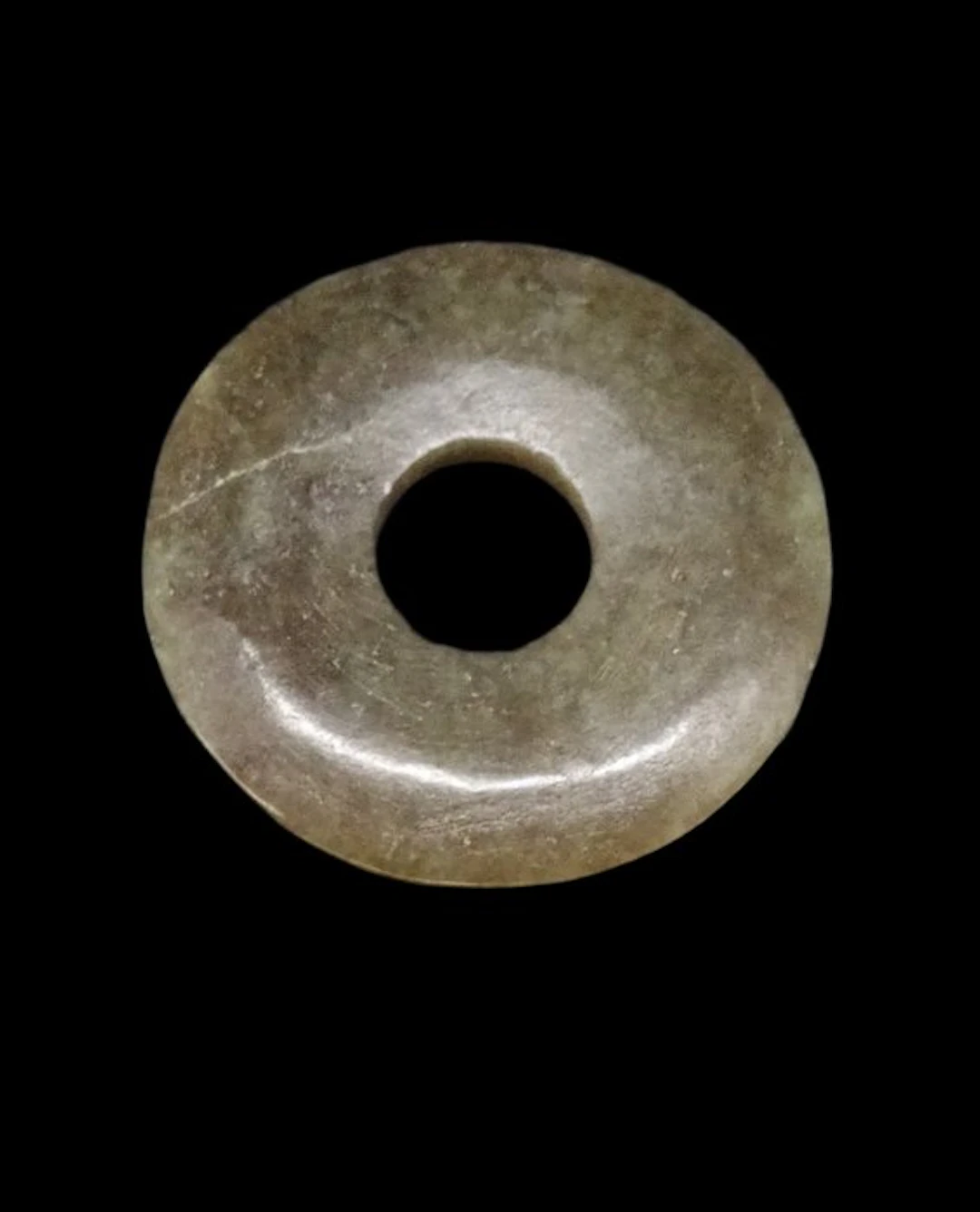 Ancient Chinese - Bi disc in celadon jade - Han Dynasty (207 BC - 220 AD)