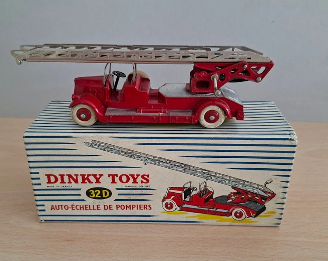 Dinky Toys 1:43 - Model car - 32D Auto-échelle de pompiers