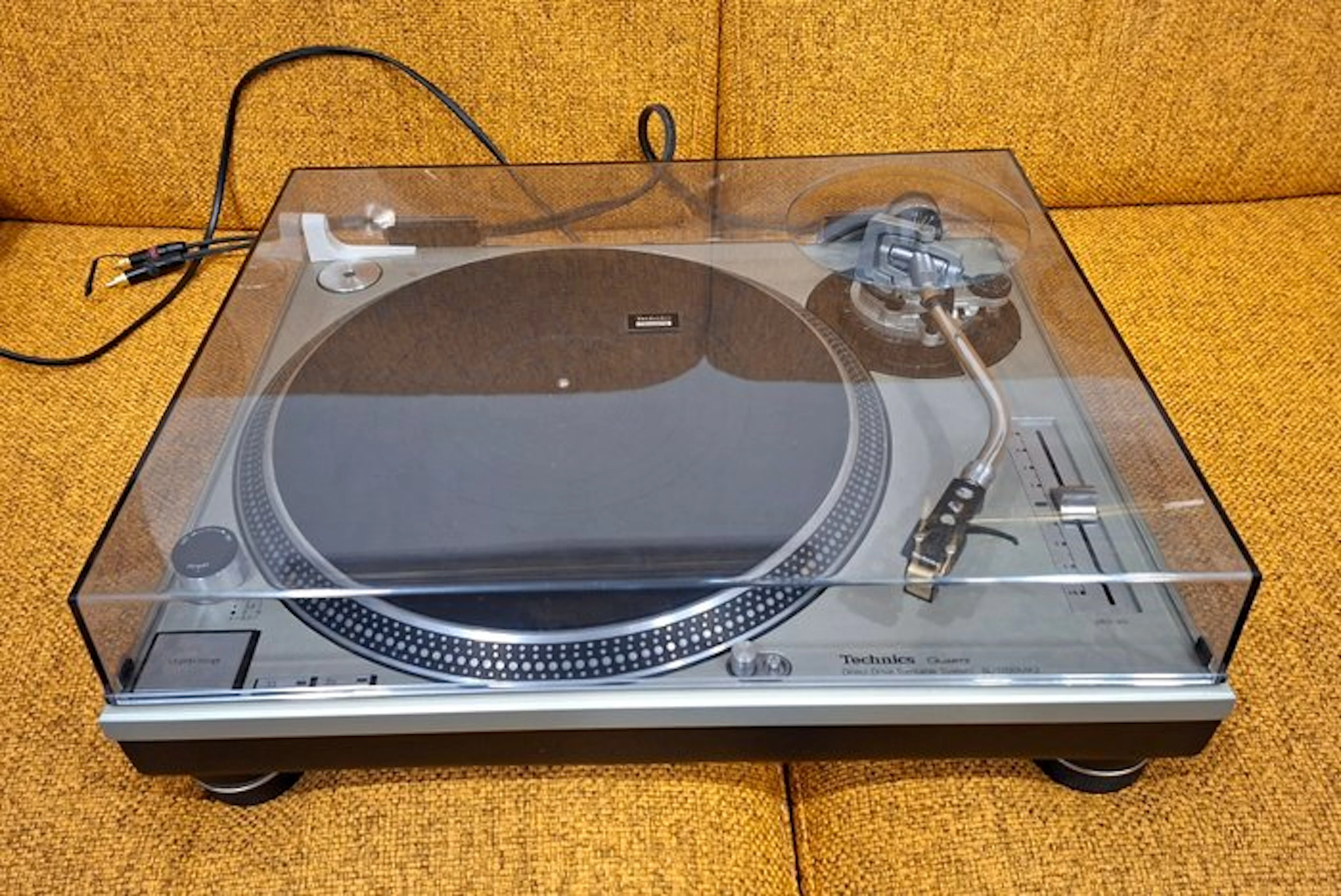 Technics - SL-1200MK2 Turntable