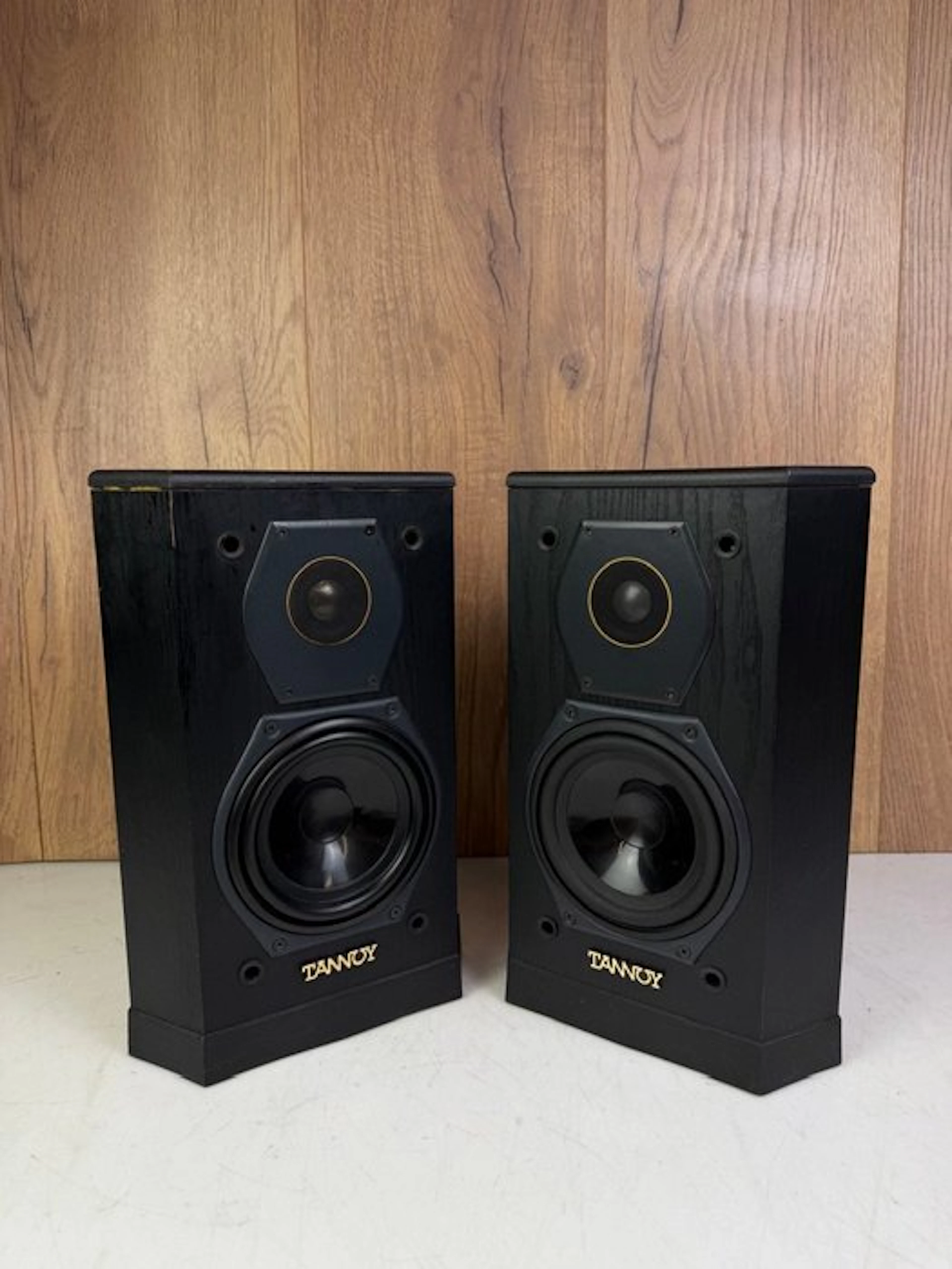 Tannoy - 603 / 2-Way Compact Bookshelf Speaker set
