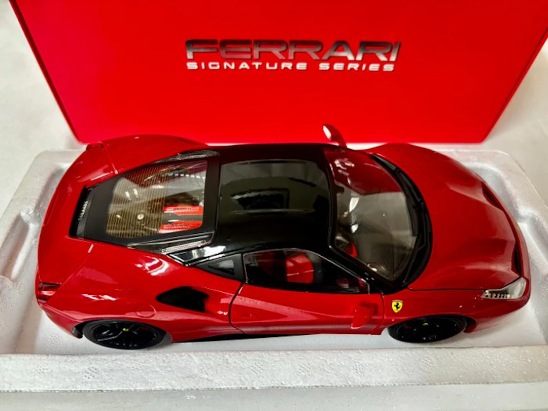 Bburago 1:18 - Model car - Ferrari 488GTB - Signature Series