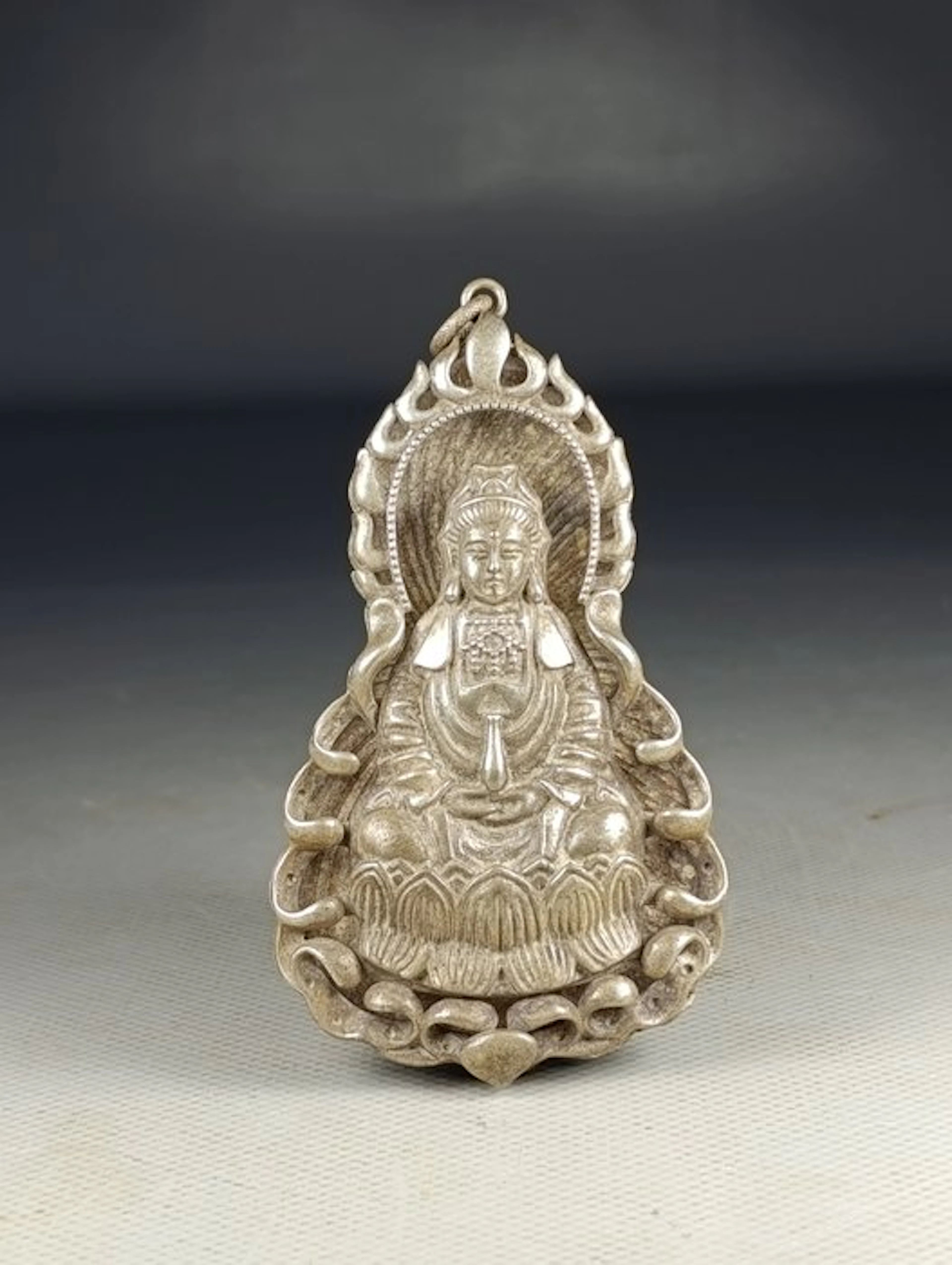 Pendant - Metal - China (No reserve price)