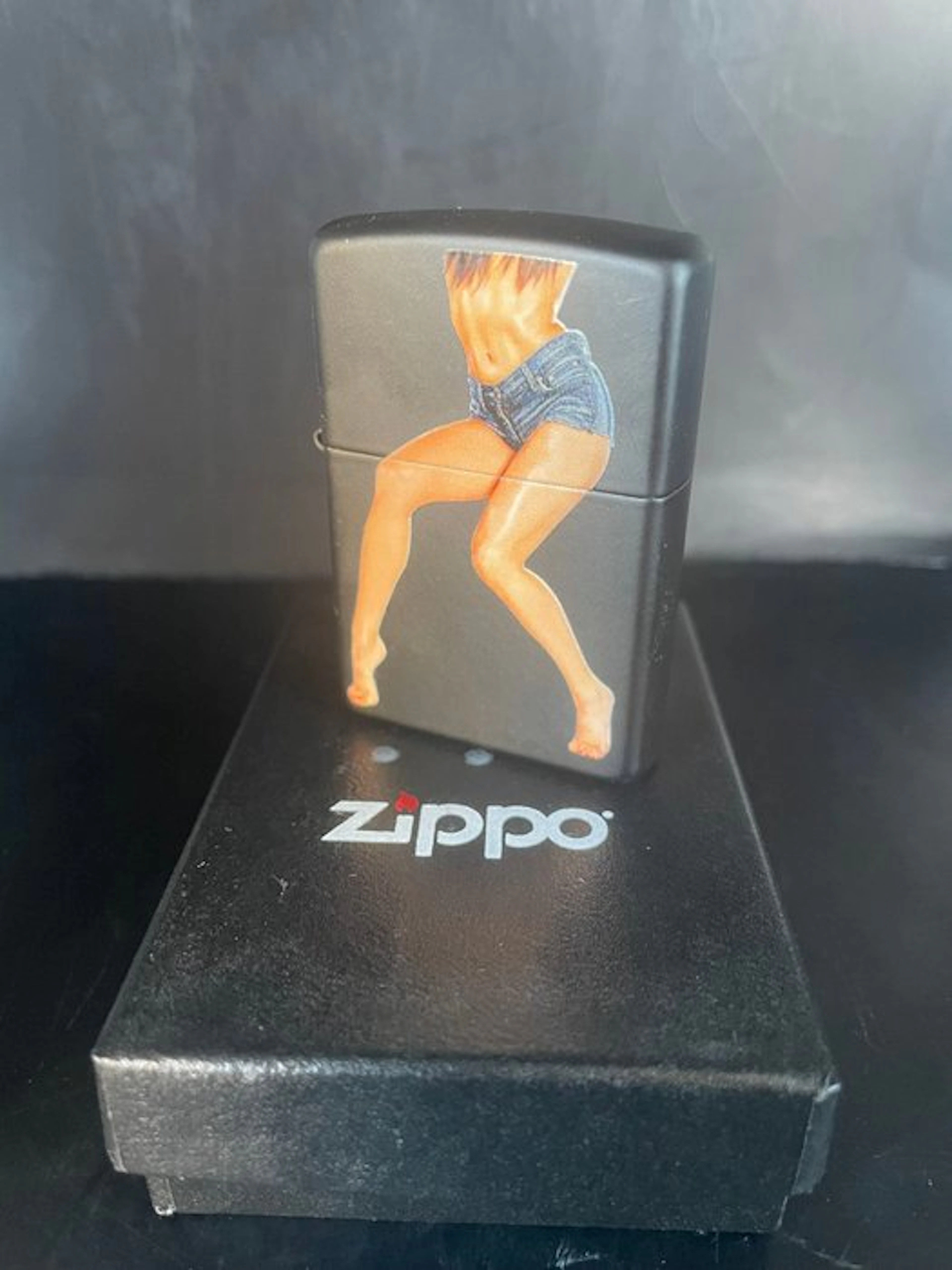 Zippo - ZIPPO SILOUHETTE FEMME - No reserve price - Lighter - Steel (stainless)