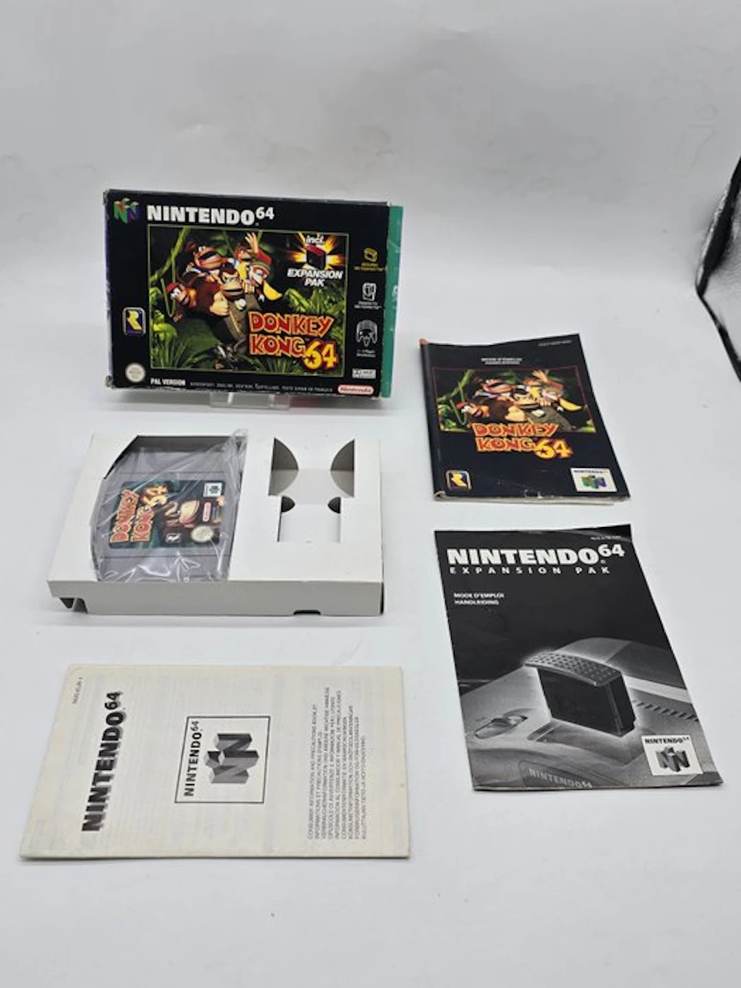 Nintendo - Nintendo 64 - OLD STOCK RARE - 1st print...