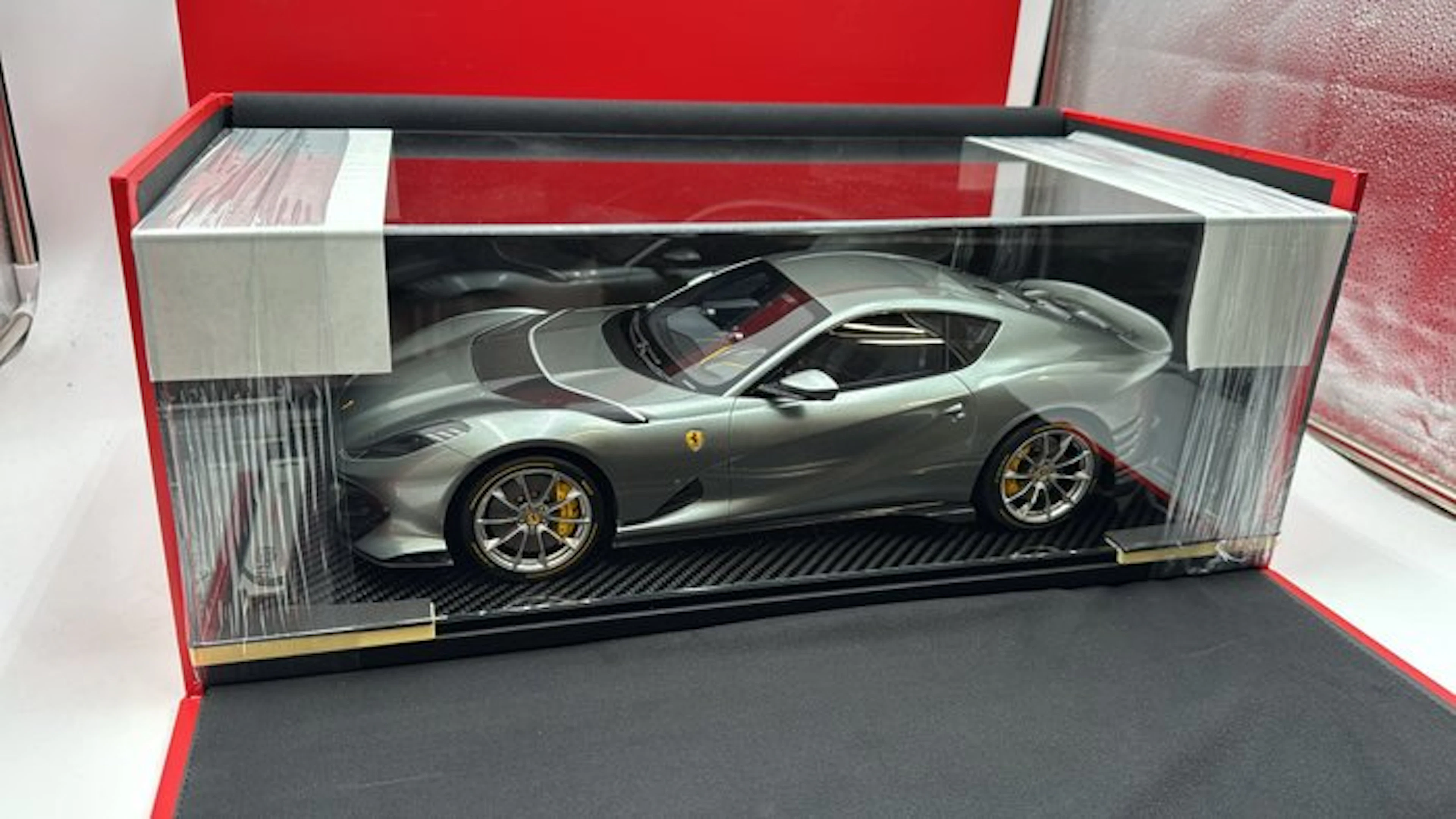 BBR 1:12 - Model car - Ferrari 812 Competizione 1/12 Coburn Grey