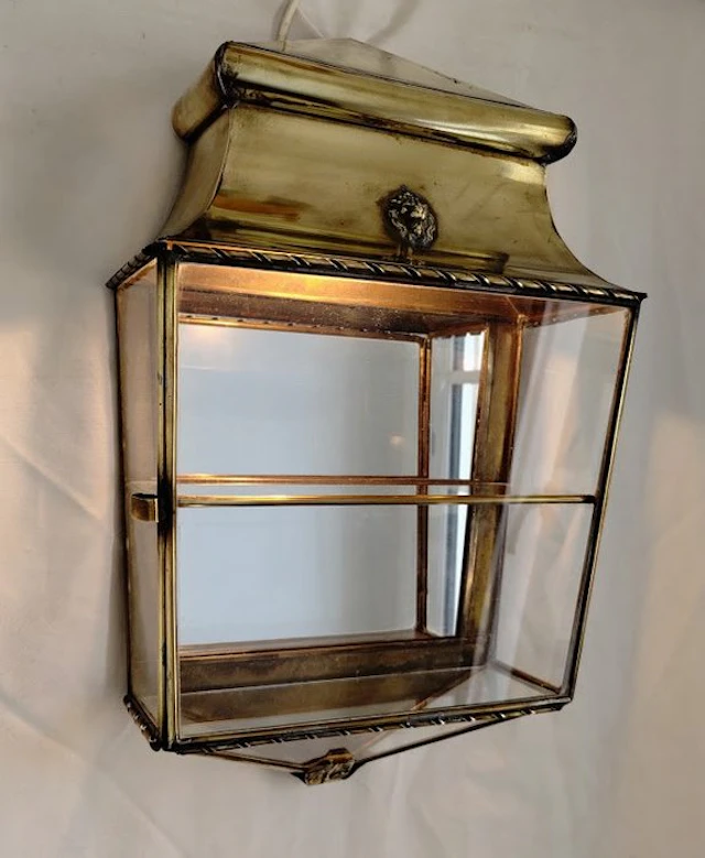Display cabinet - Wall-mounted display cabinet with lion...