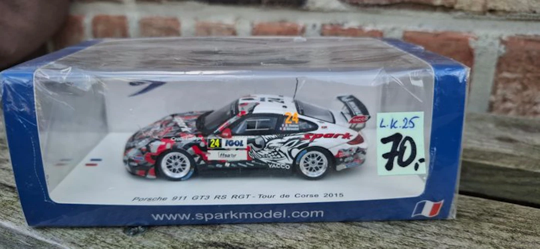 Spark 1:43 - Model race car - Porsche 911 GT3 RS RGT - Tour de Corse 2015