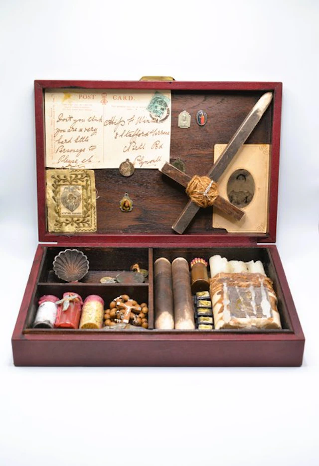 Decorative ornament - Vampire Hunter Kit