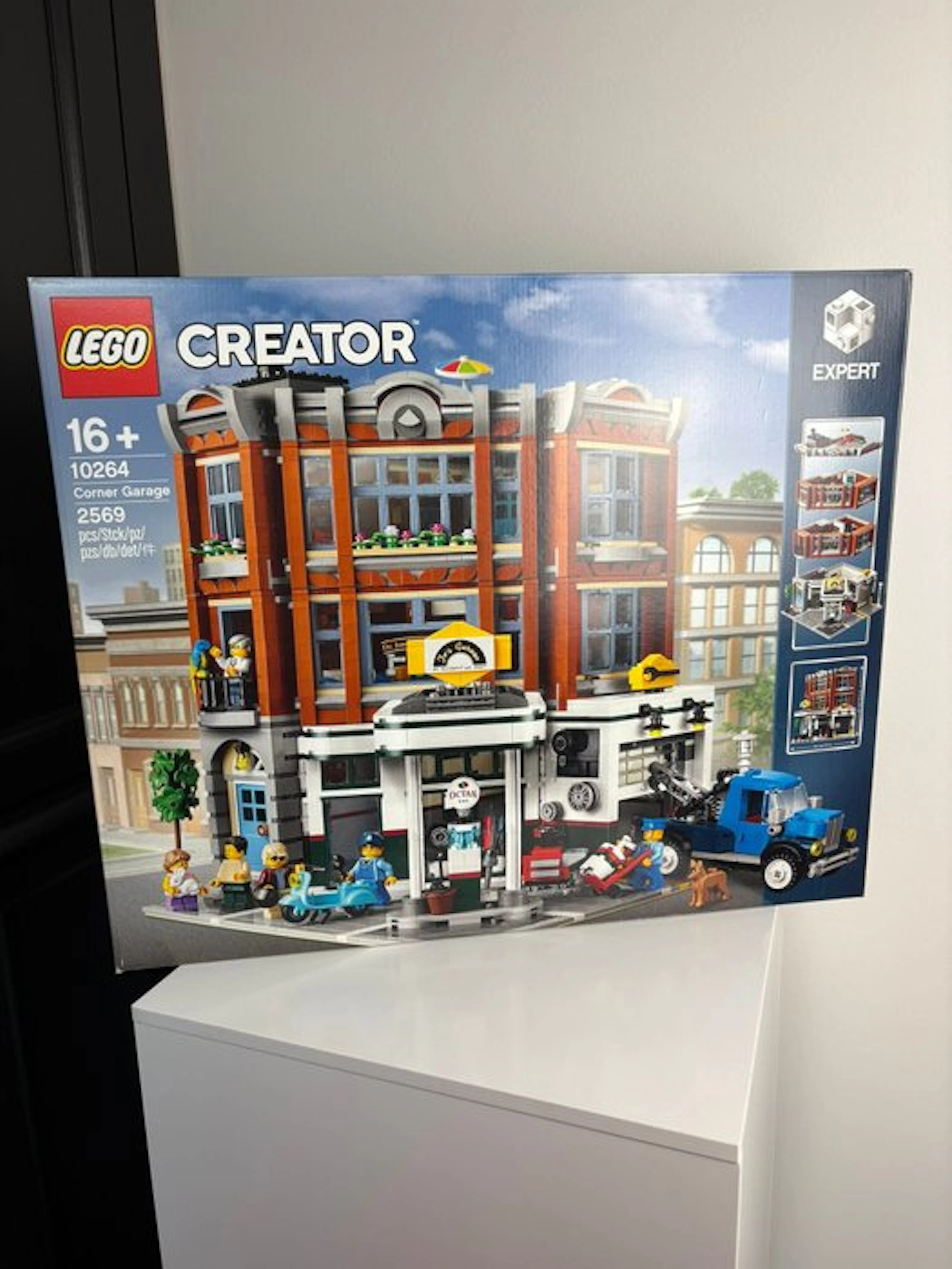LEGO Set - 10264 - Modulex, Architecture, Creator Expert - Corner Garage
