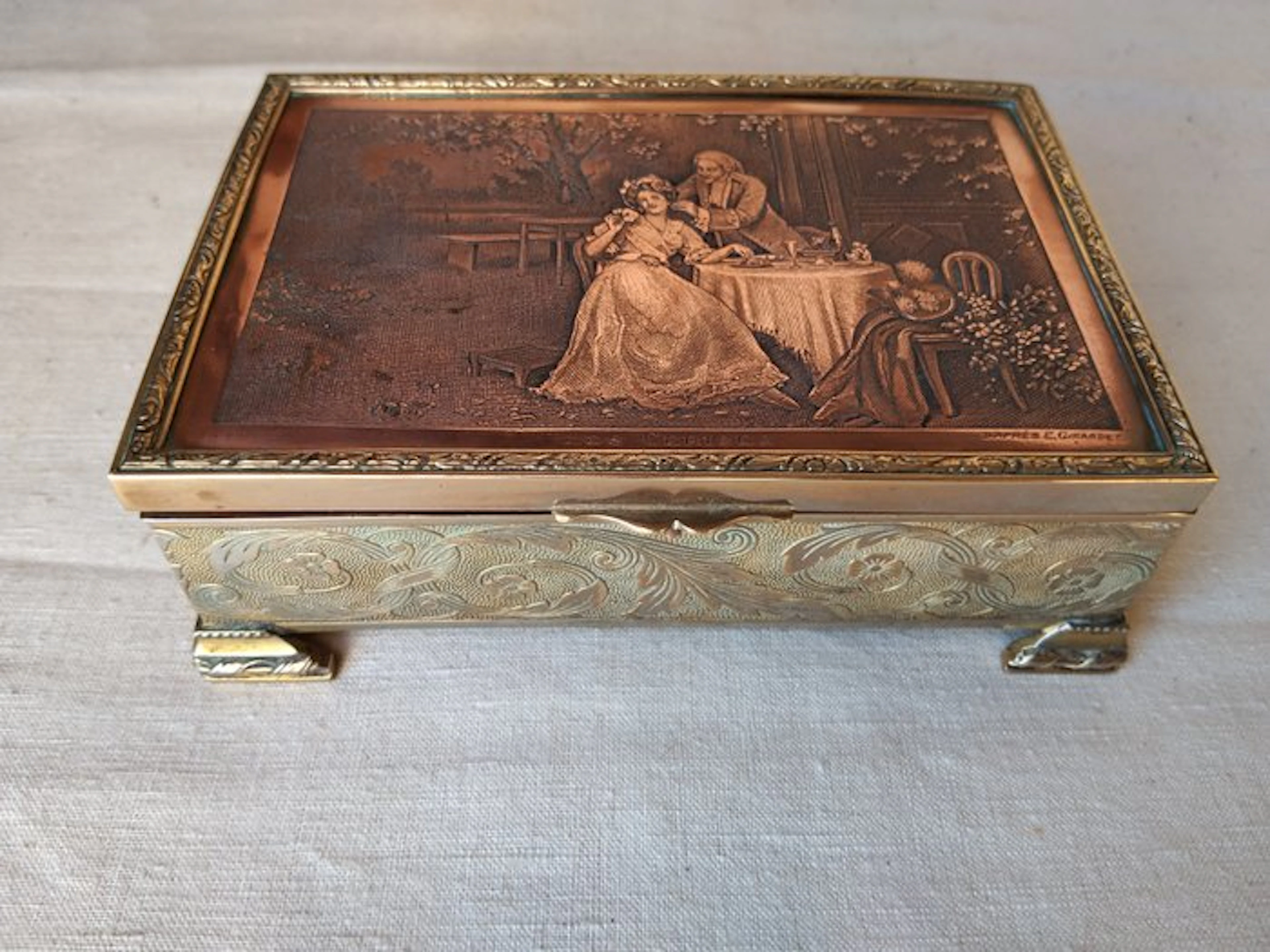 Music box - France - 1920-1930 - copper music box