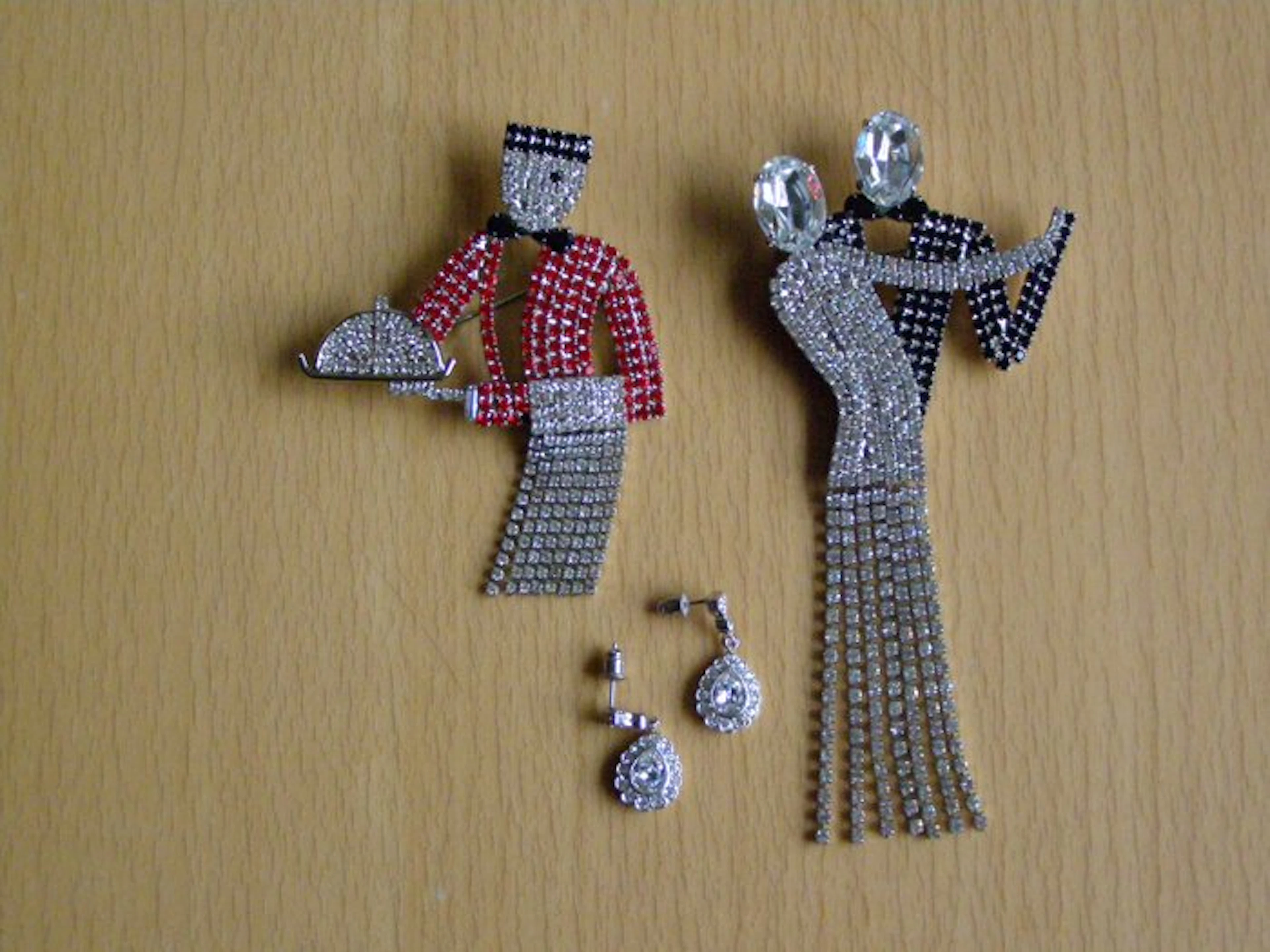 Butler & Wilson - Synthetic gemstone - Swarovski - Metal...