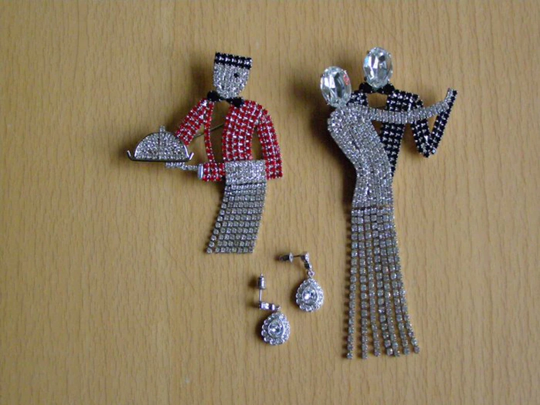 Butler & Wilson - Synthetic gemstone - Swarovski - Metal...