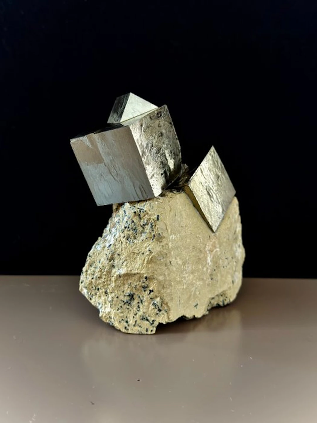Pyrite Cube - Height: 14 cm - Width: 12 cm- 1800 g - (1)