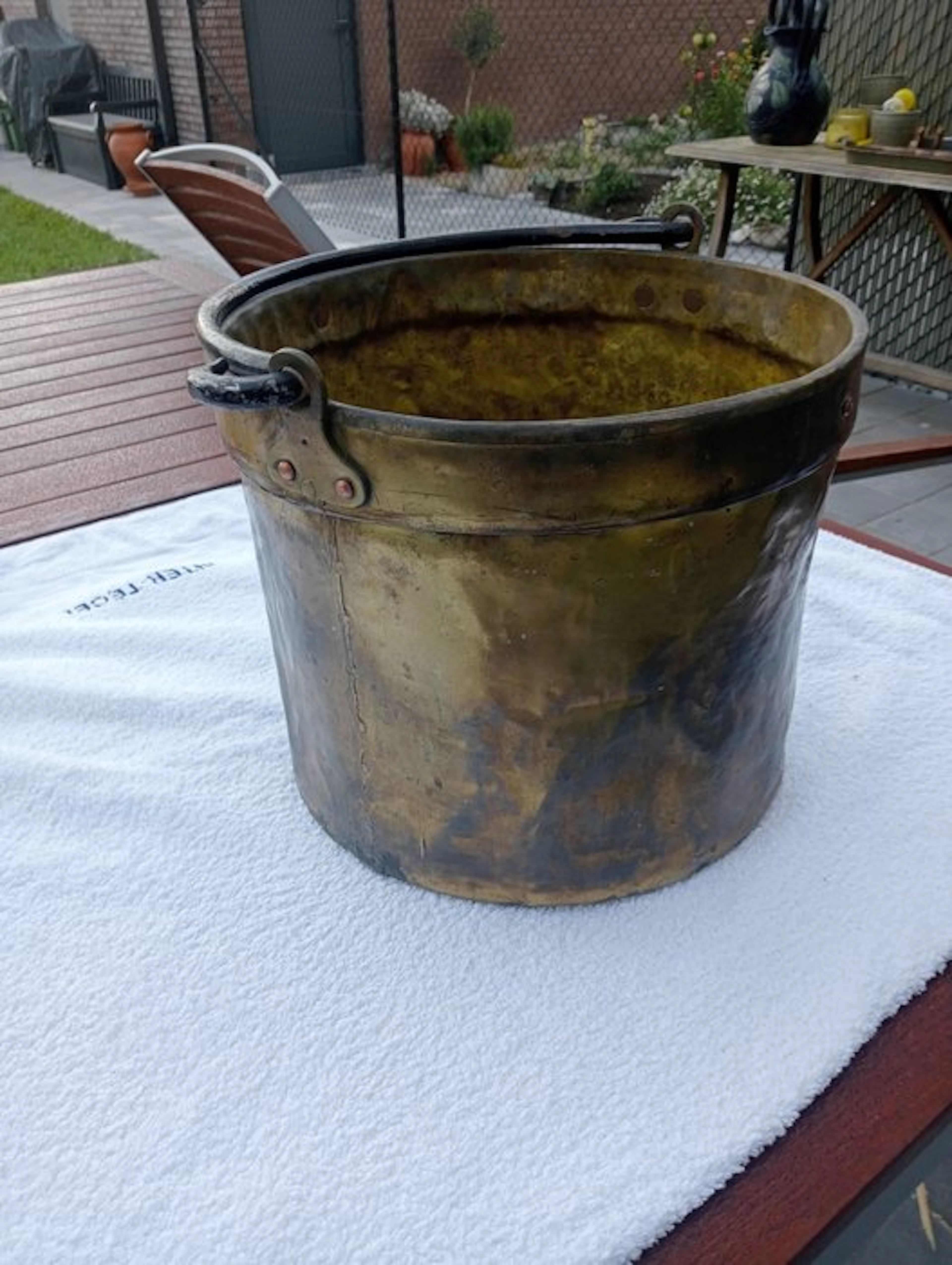 Bucket - Brass, cast iron - Antique copper kettle