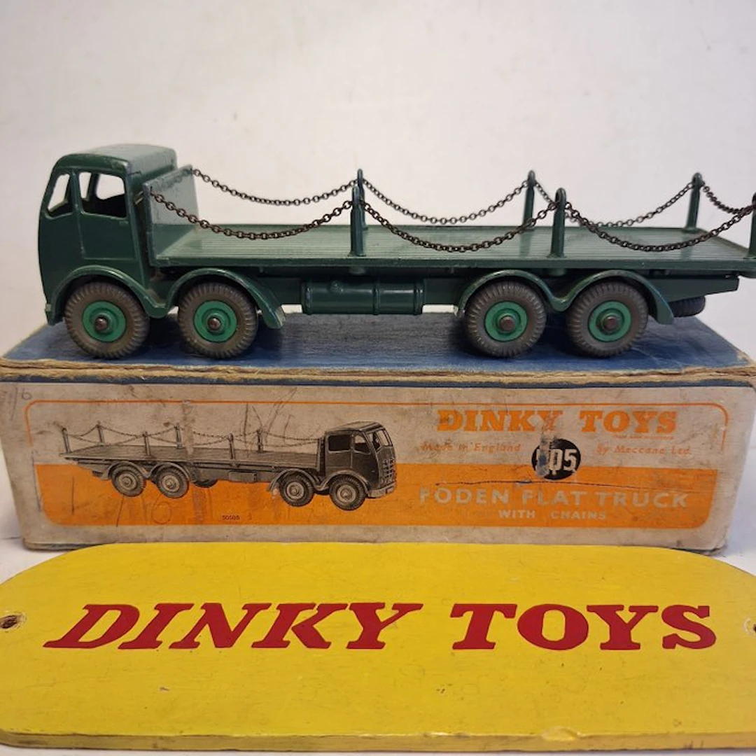 Dinky Toys 1:50 - Model car - Dinky Supertoys - Foden flatbed truck with chains