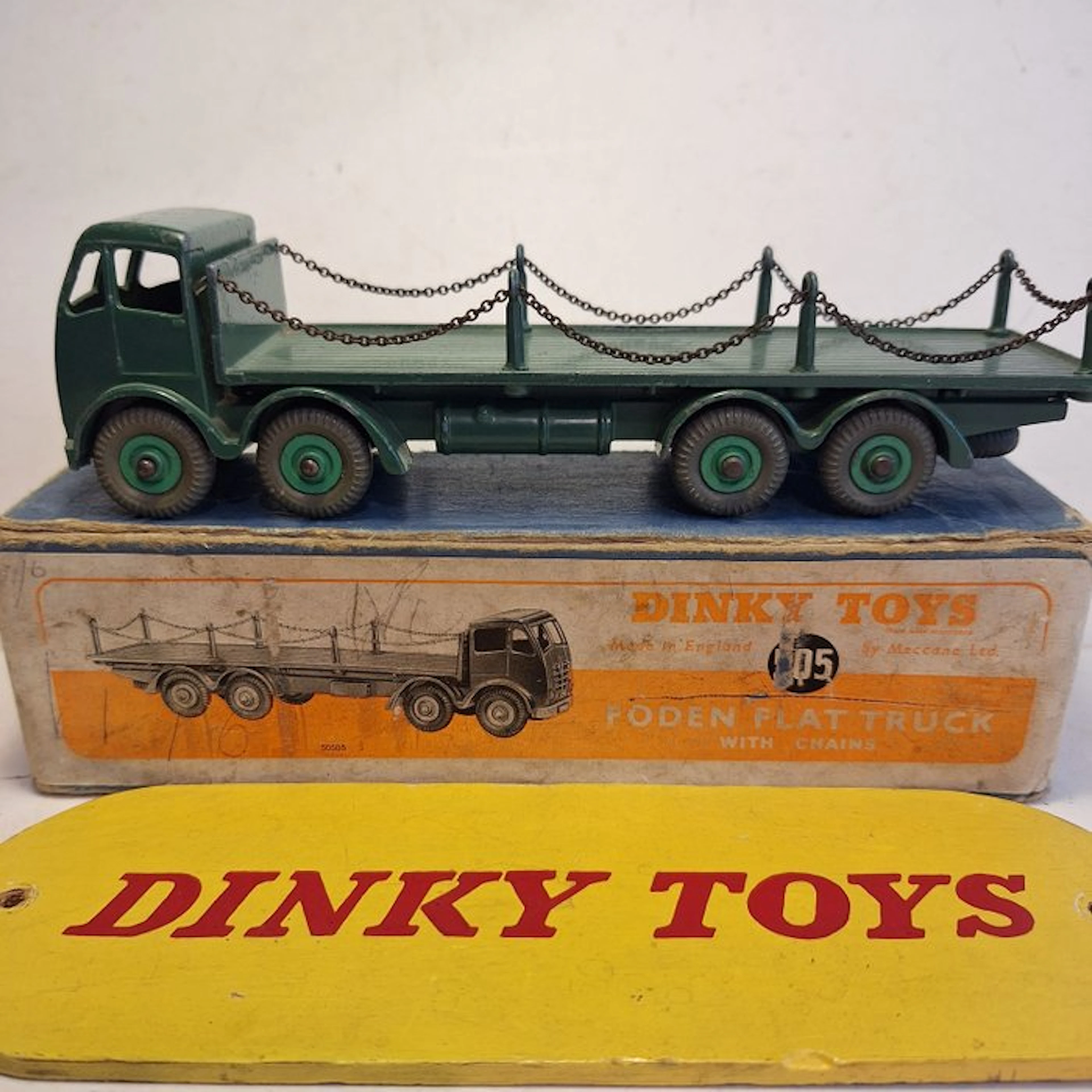 Dinky Toys 1:50 - Model car - Dinky Supertoys - Foden flatbed truck with chains