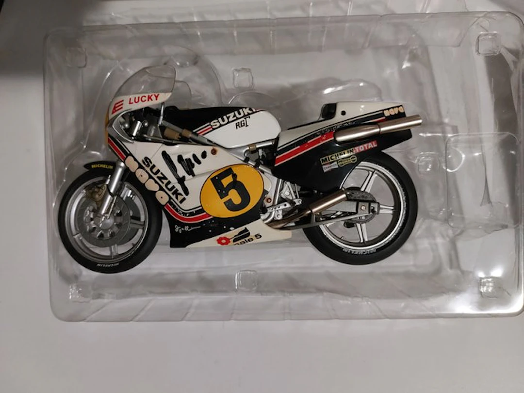 Suzuki - marco luchinelli - Scale 1/12 model motorbike