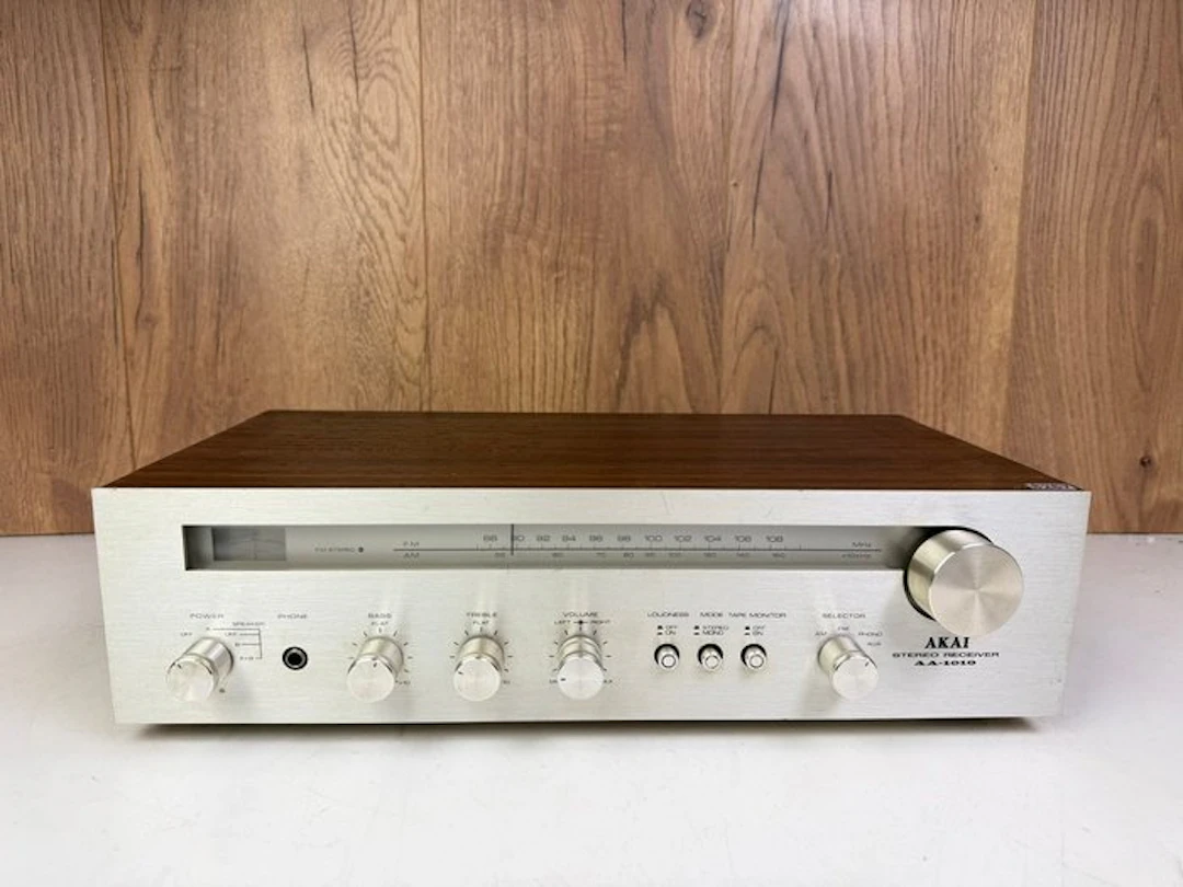 Akai - AA-1010 Solid state stereo receiver