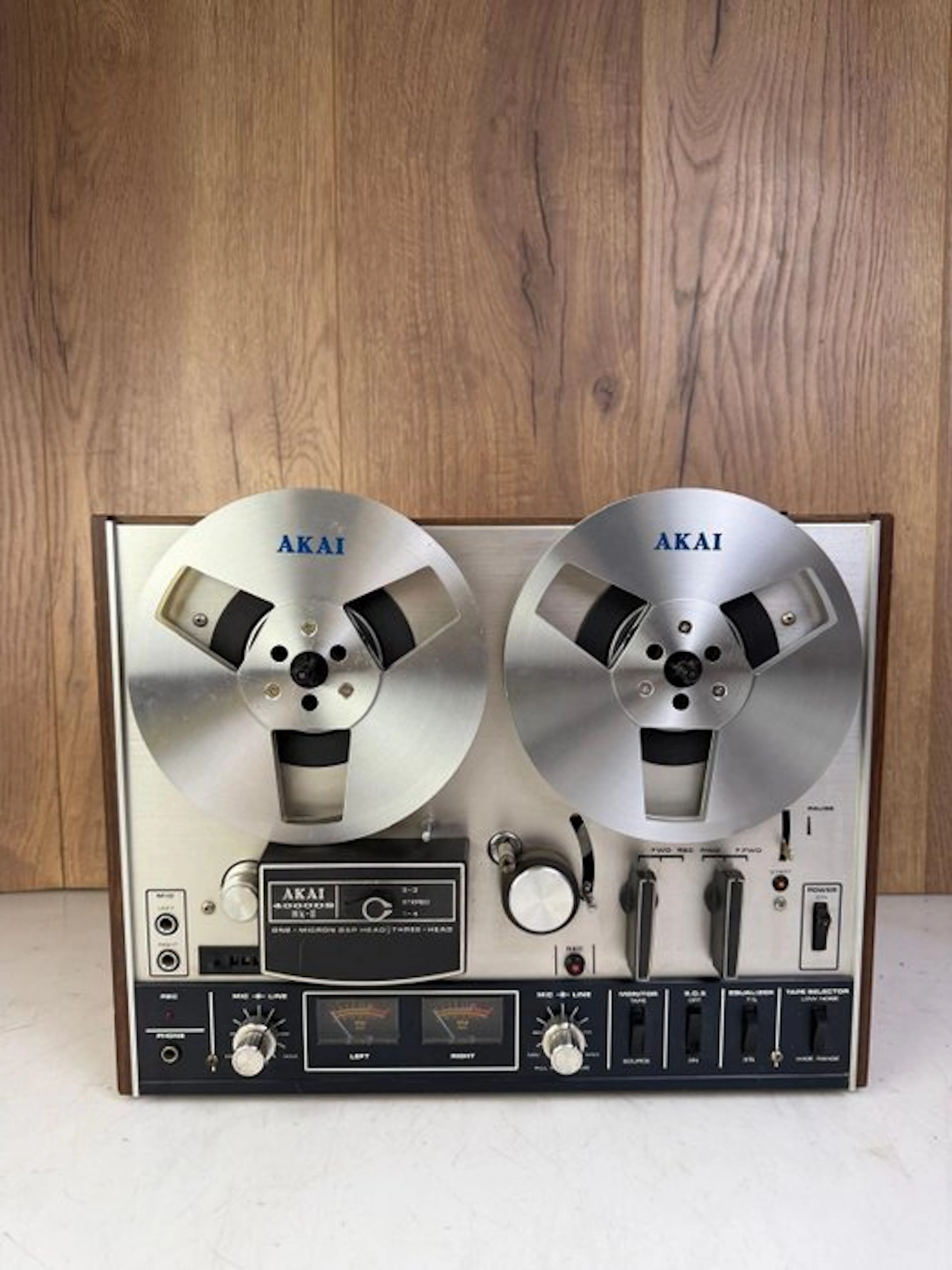 Akai - 4000DS Mk2 - 3 Head / 4 Track / 2 speed Reel to reel deck 18 cm